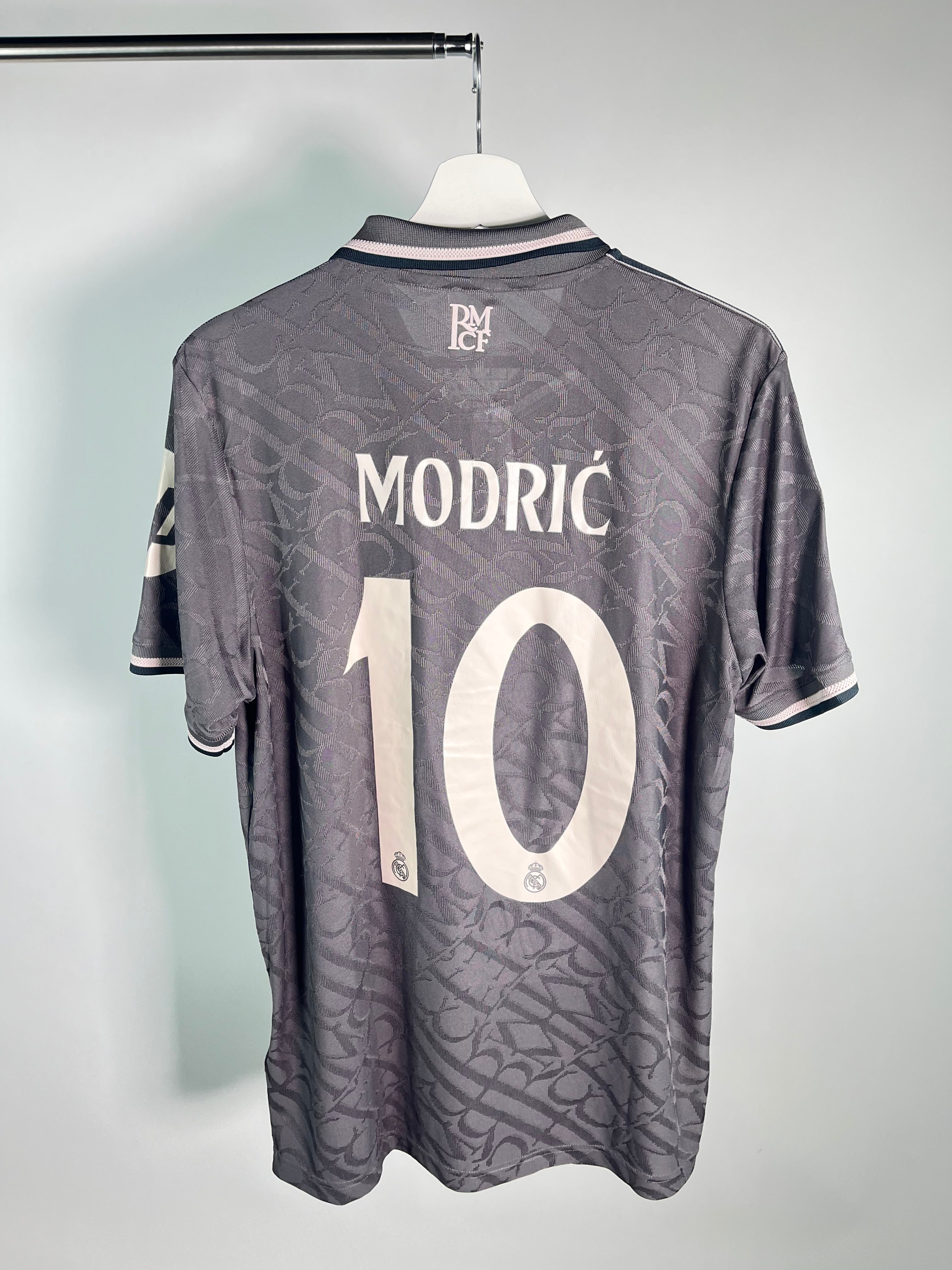 Jersey Real Madrid Tercera 2024 2025 Versión Jugador Luka Modric (L)