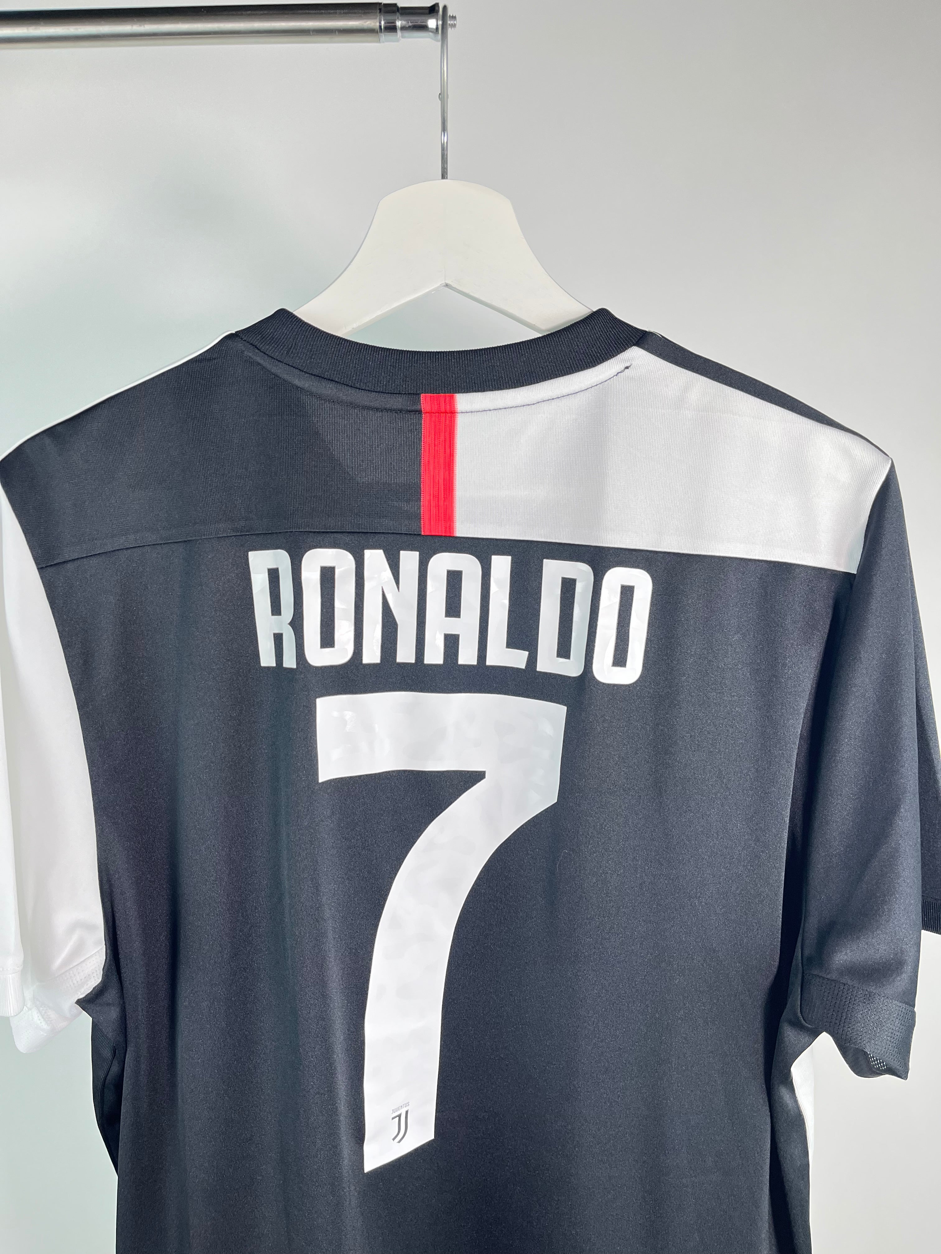 Jersey Juventus Local 2019 2020 Cristiano Ronaldo (L)