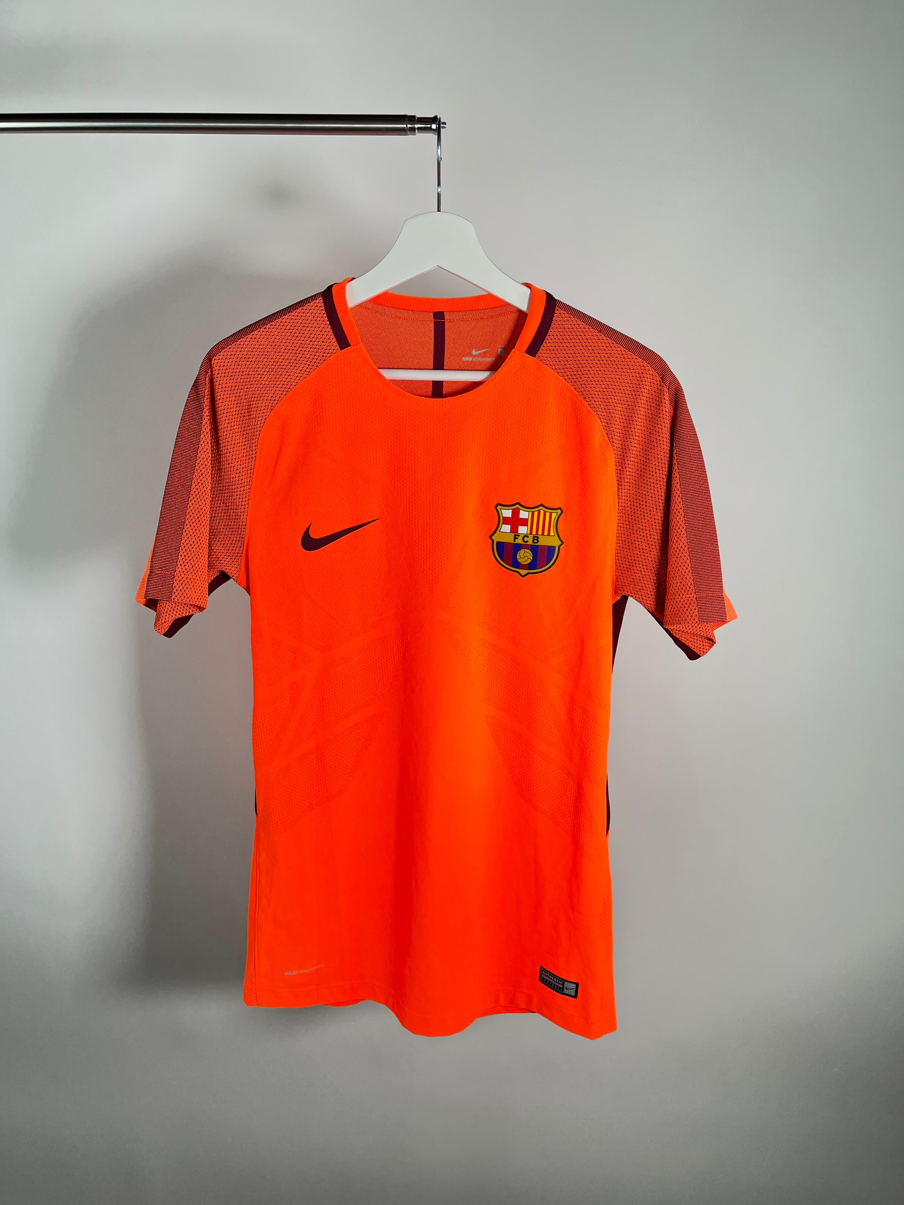 Jersey Barcelona Entrenamiento 2017 2018 Versión Jugador (S)