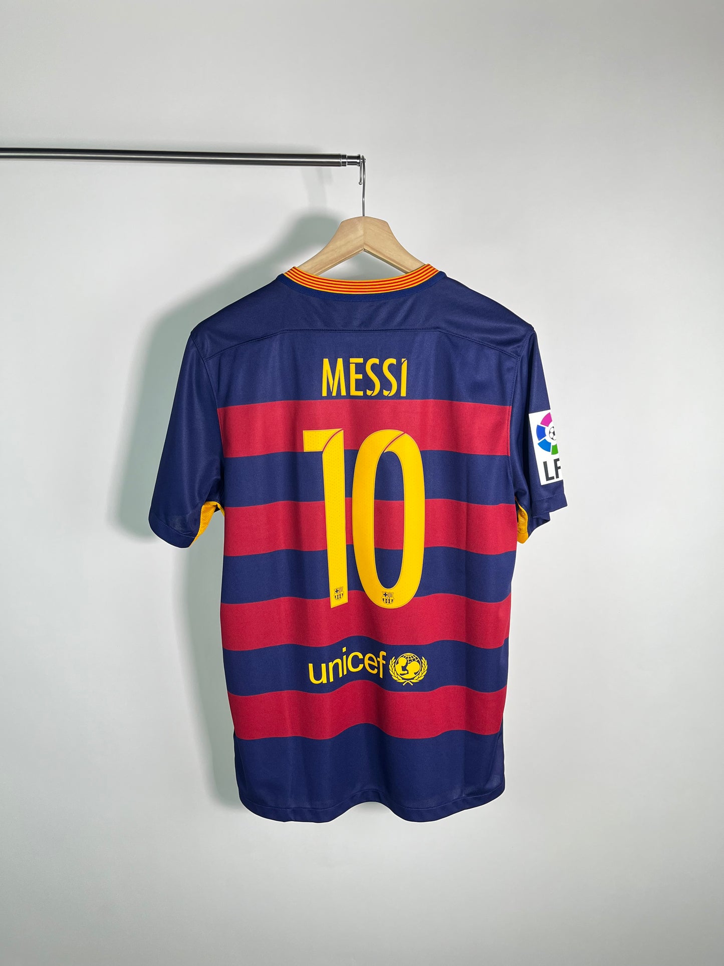 Jersey Barcelona Local 2015 2016 Lionel Messi (L)