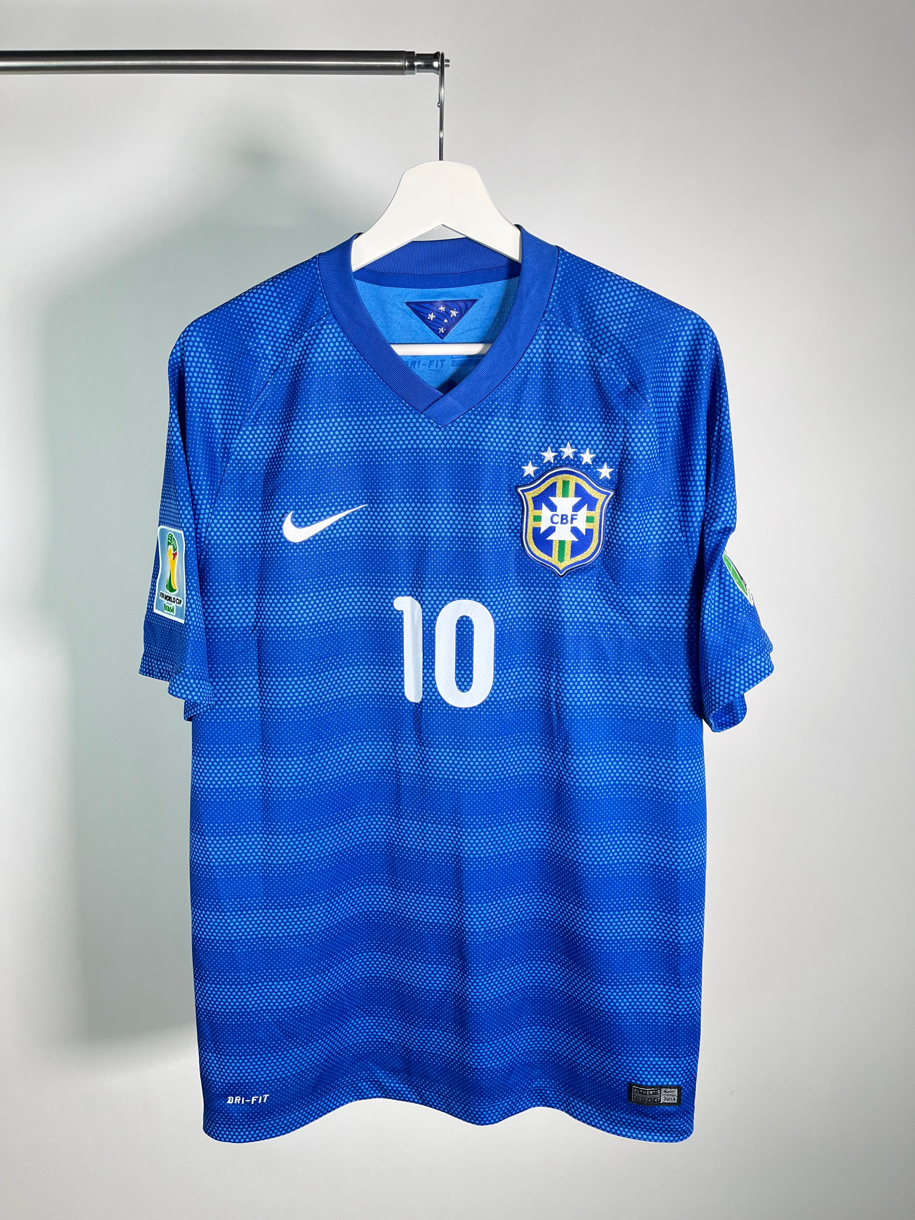 Jersey Brasil Visita 2014 2016 *Mundial Brasil* Neymar Jr (L)