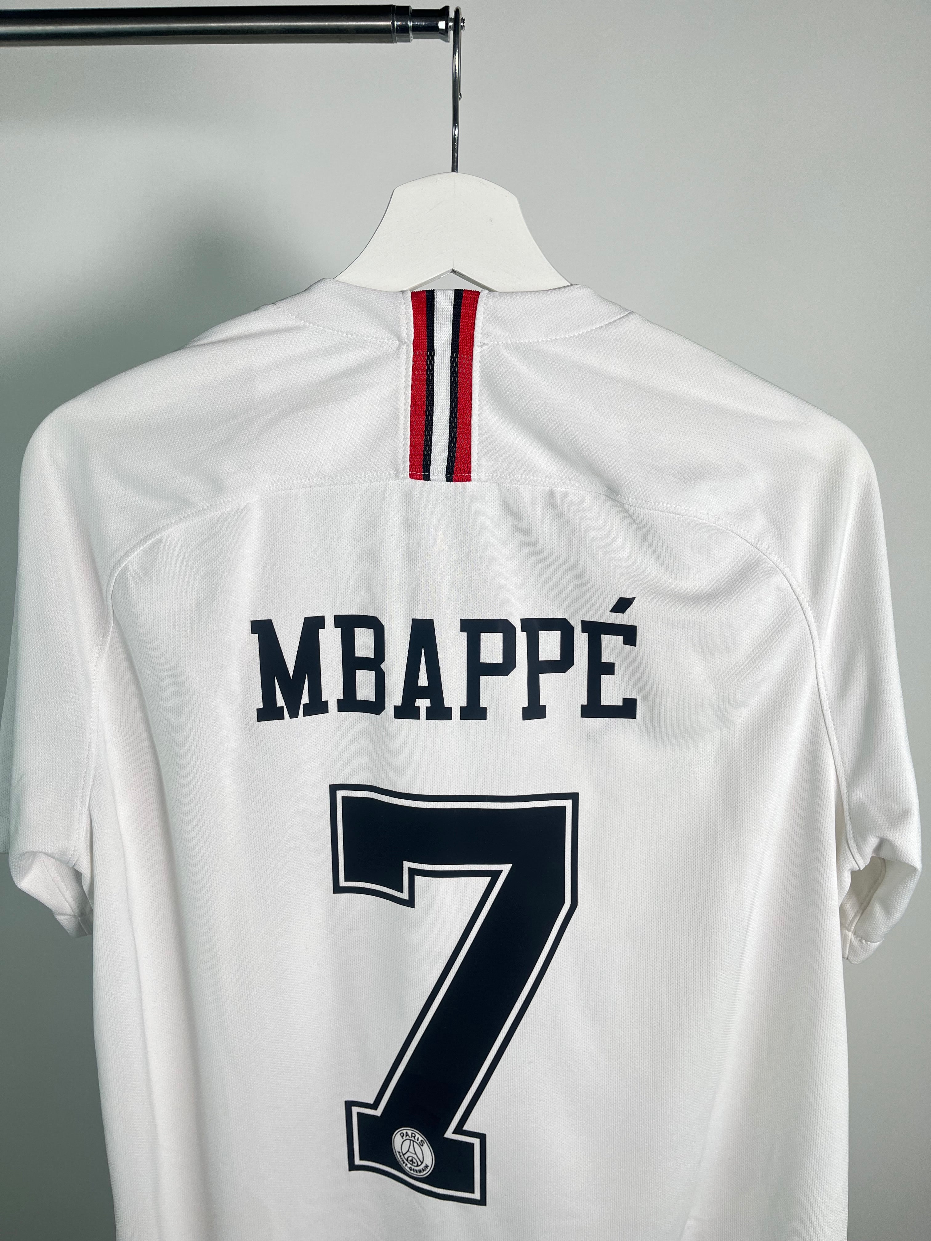 Jersey PSG Especial 2018 2019 Kylian Mbappé (L)