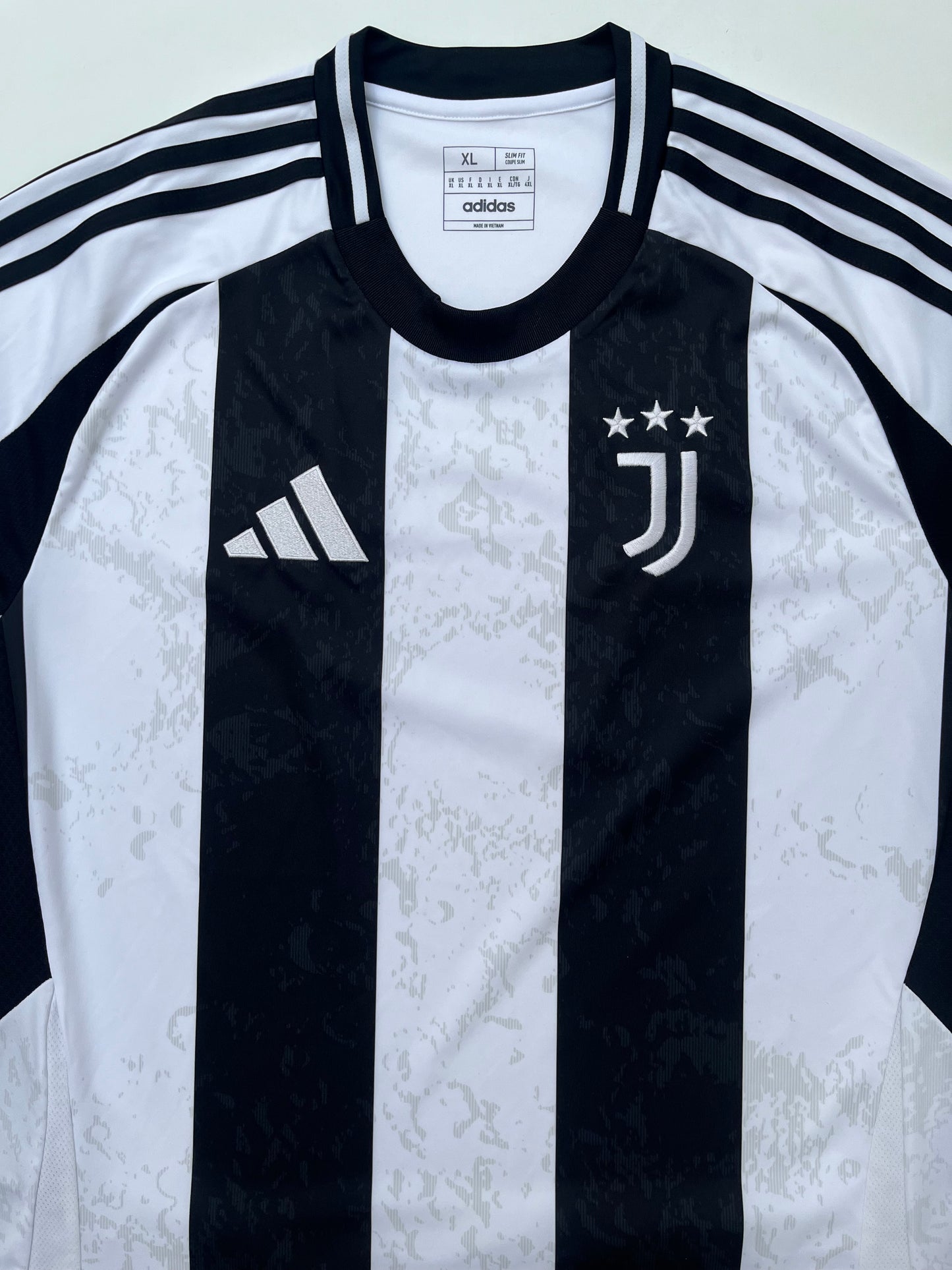 Jersey Juventus Local 2024 2025 (XL)