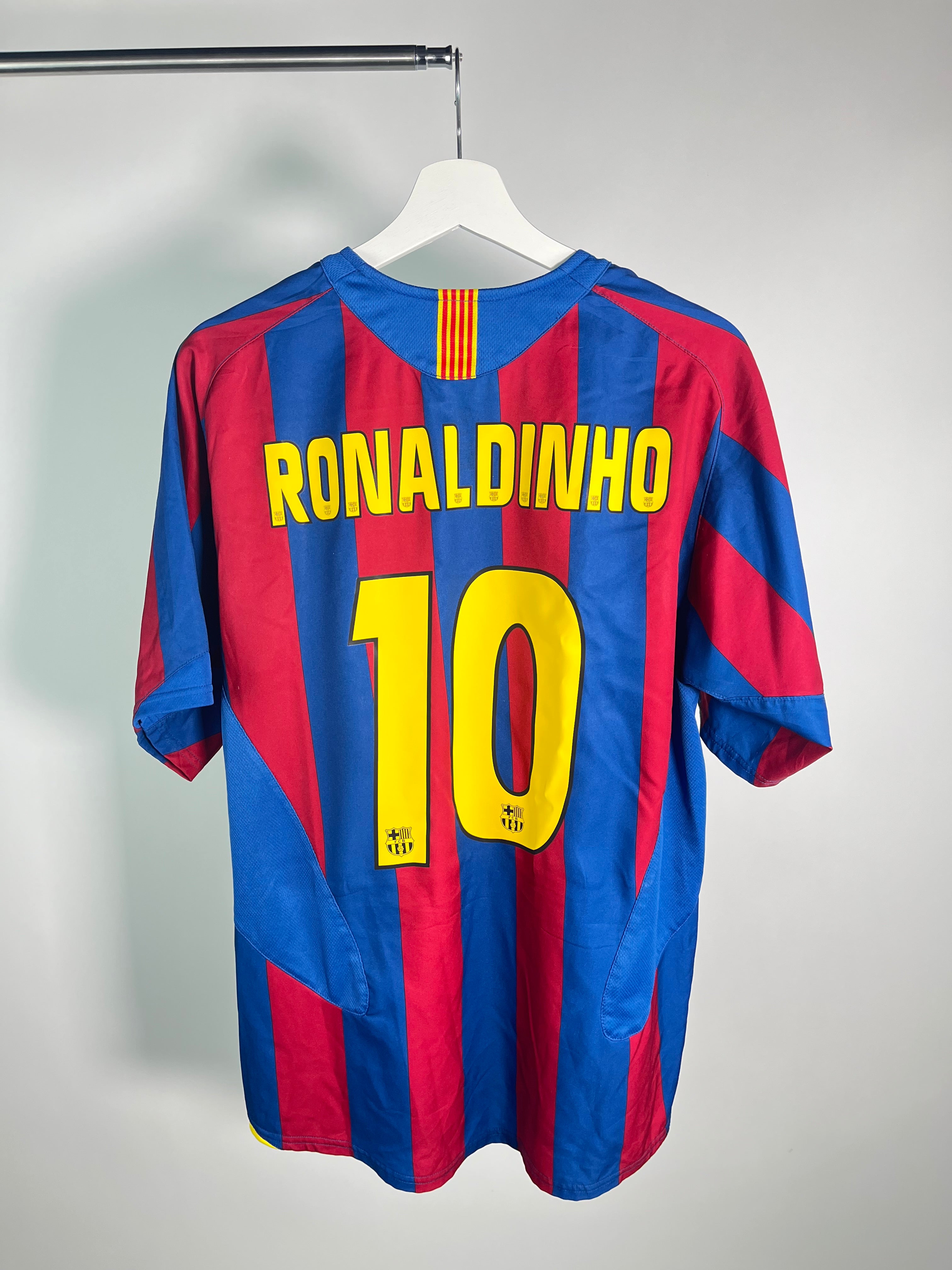 マロンロロミ Jersey Barcelona Local 2005 2006 Ronaldinho (M) – El Jugador Número 12