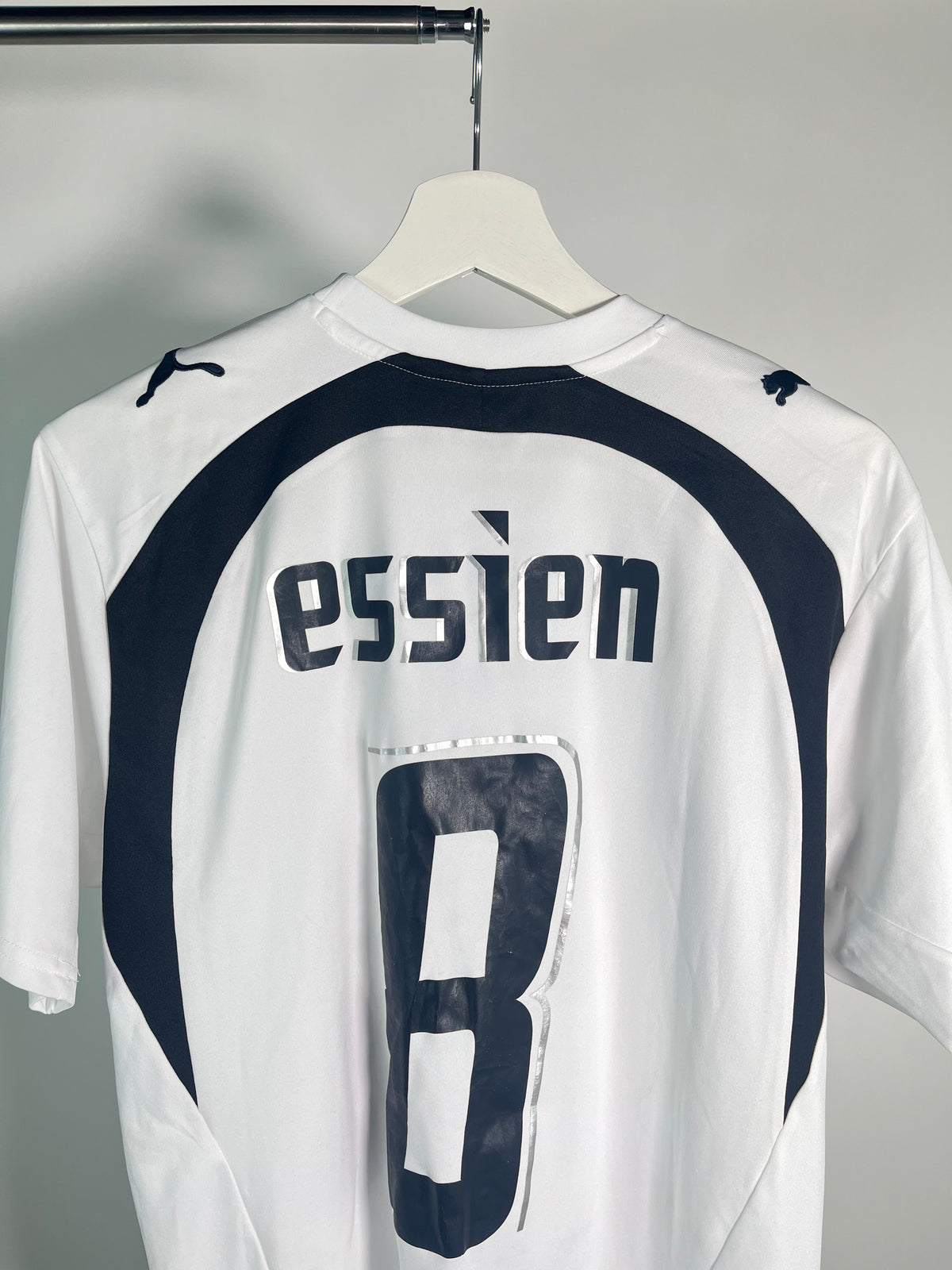 Jersey Ghana Local 2006 2007 Michael Essien (M) – El Jugador Número 12