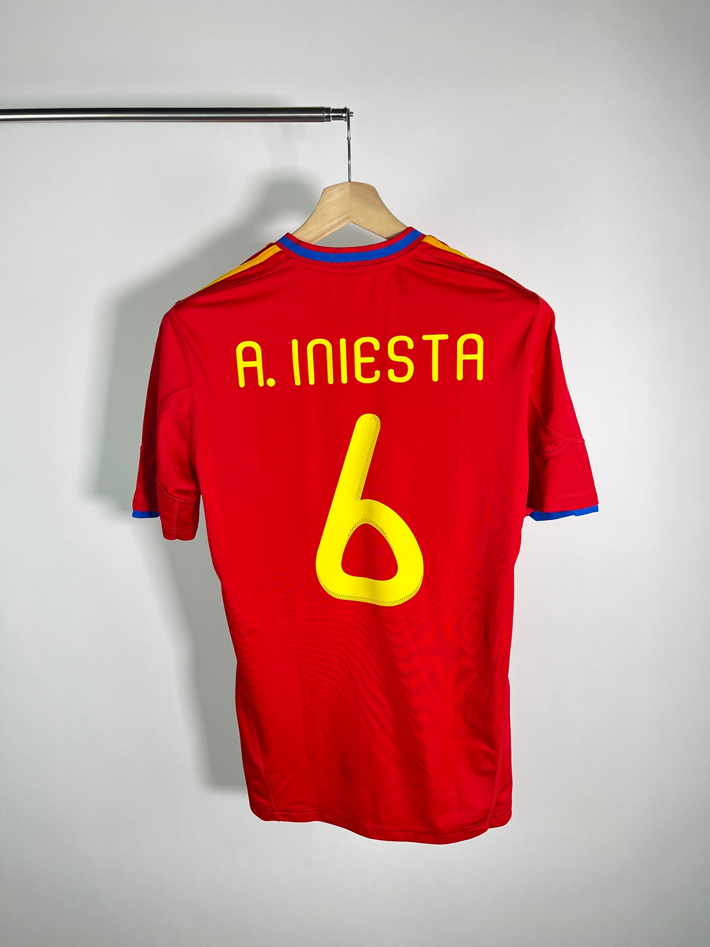 Jersey España Local 2010 2011 Andrés Iniesta (M)