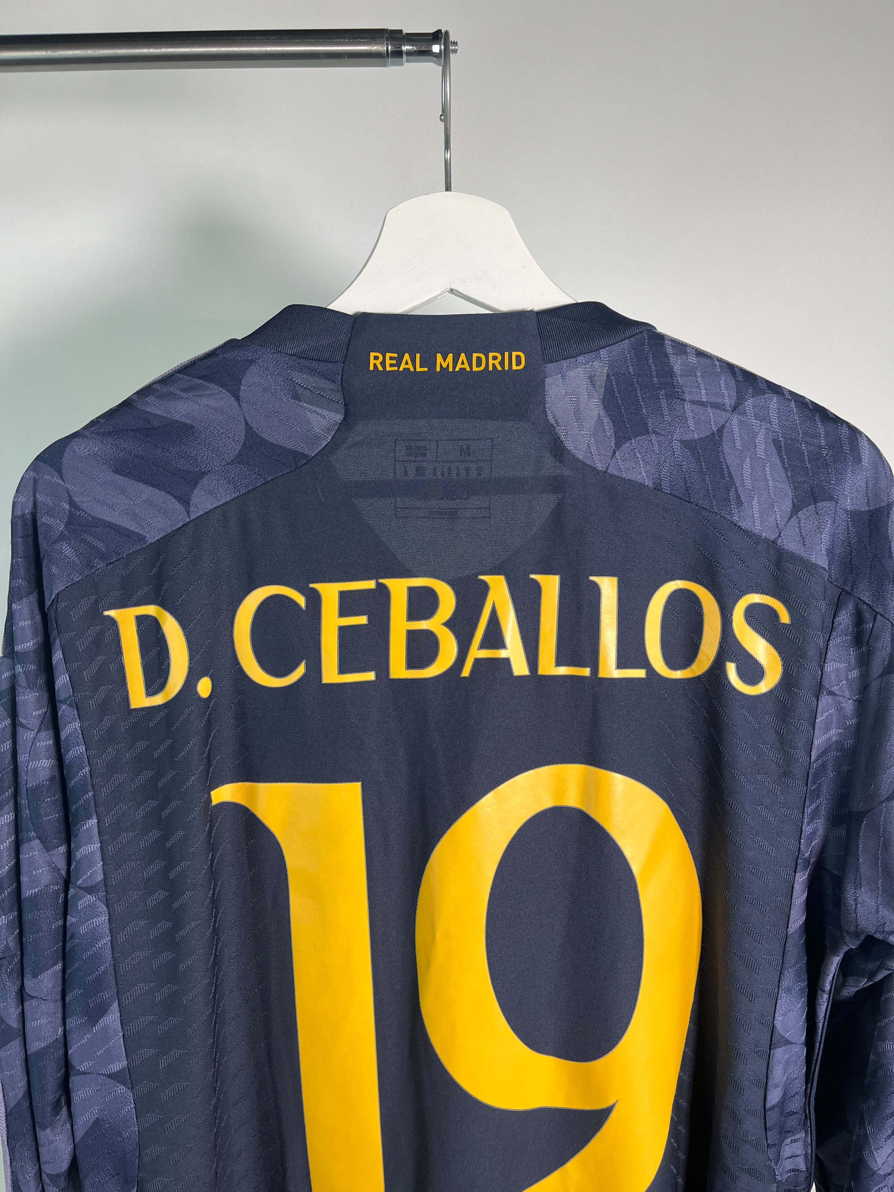 Jersey Real Madrid Visita 2023 2024 Manga Larga Versión Jugador Daniel Ceballos (M)