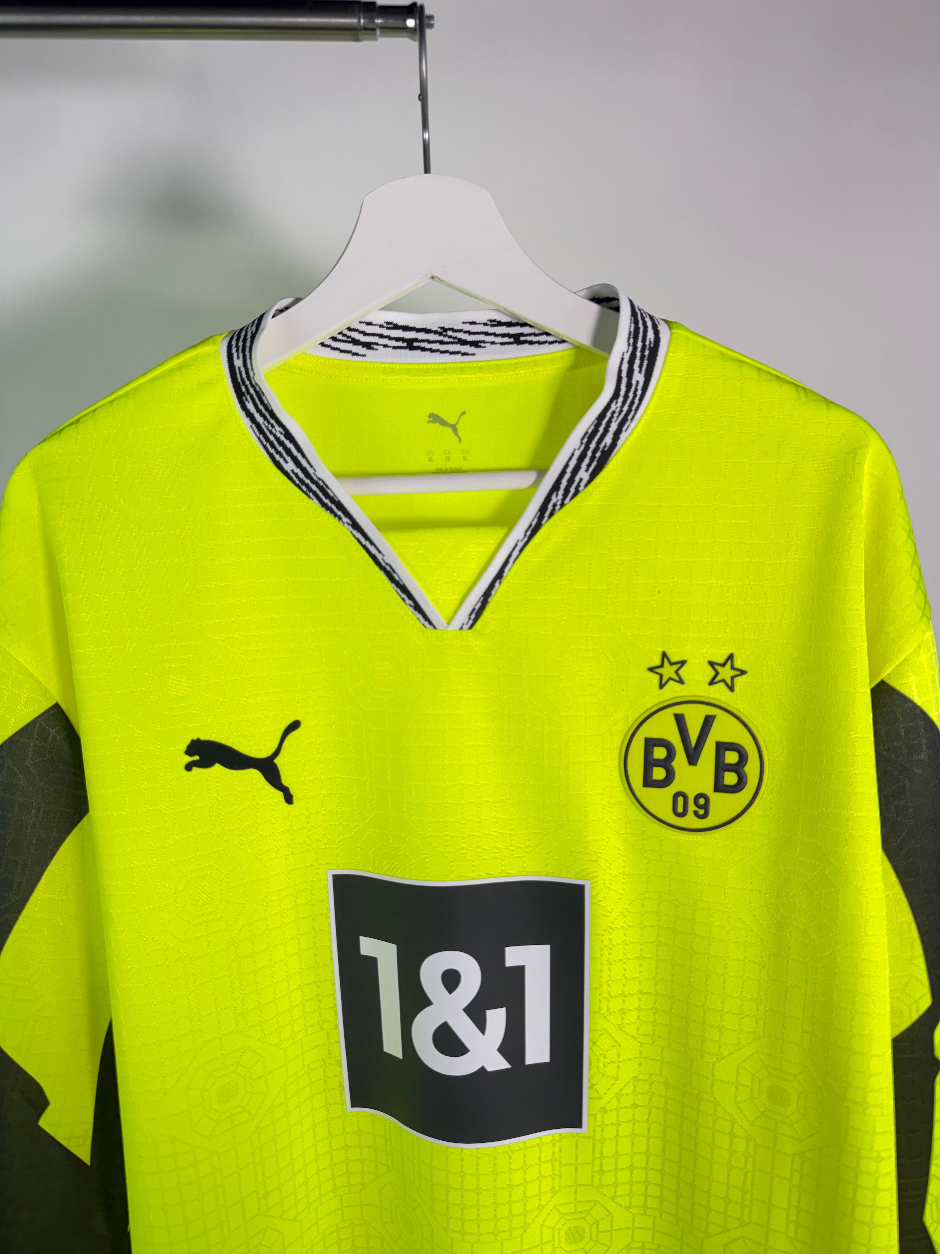 Jersey Borussia Dortmund Especial 2024 2025 Manga Larga *Incluye Caja* (XL)
