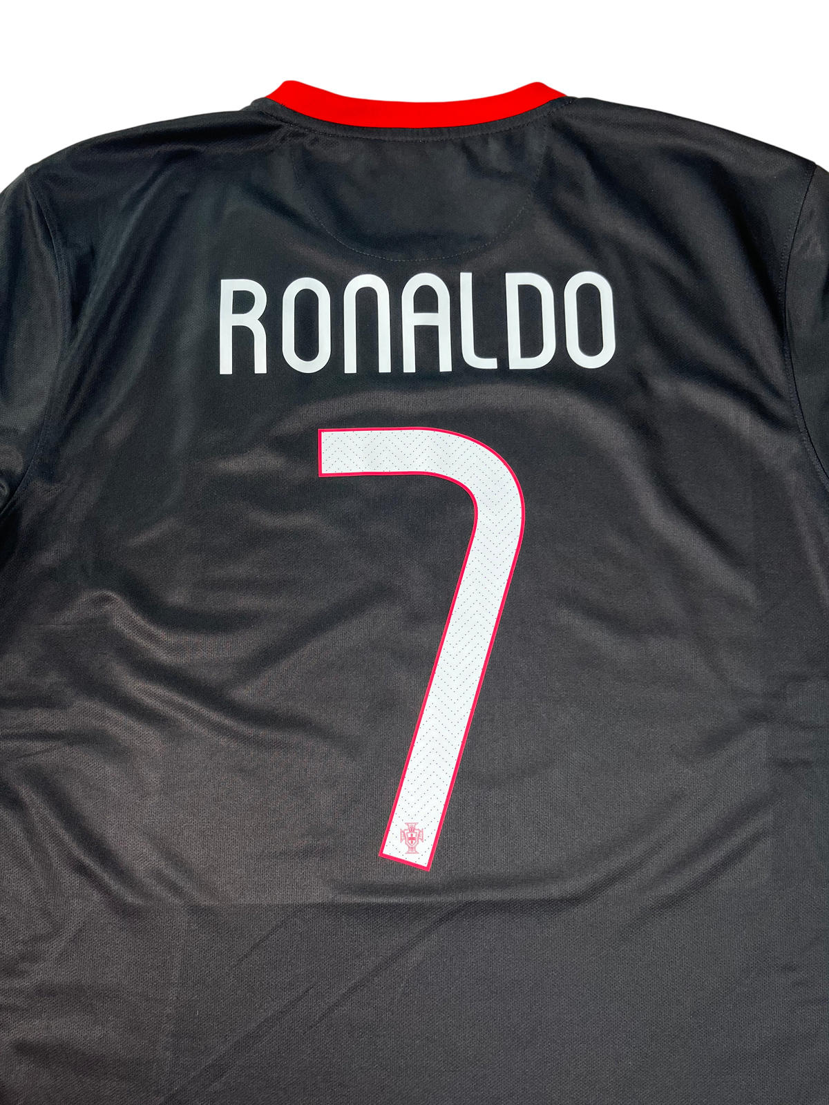 Jersey Portugal Visita 2015 2016 Cristiano Ronaldo (L)