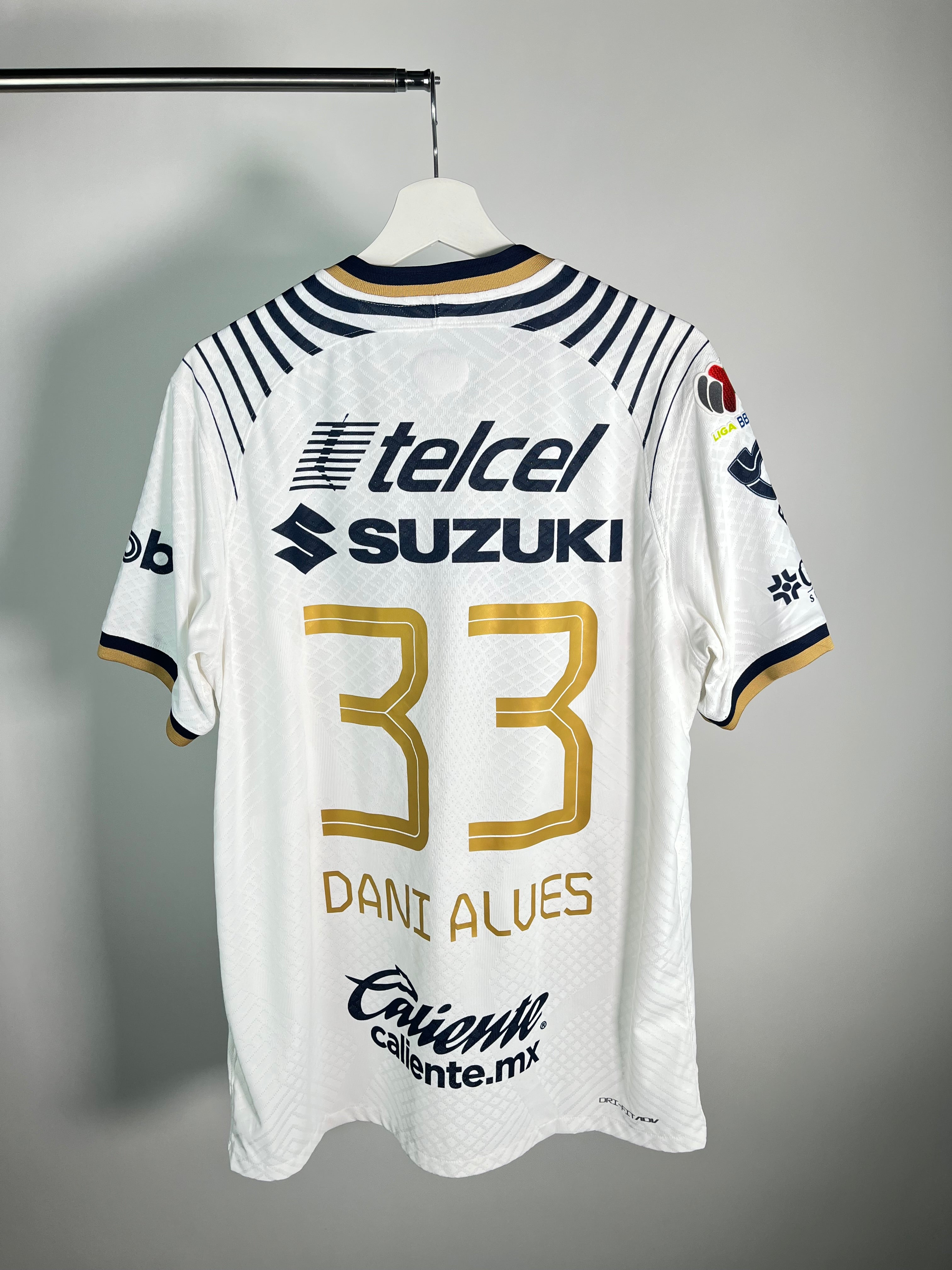 Jersey Pumas Local 2022 2023 Versión Jugador Dani Alves (L)