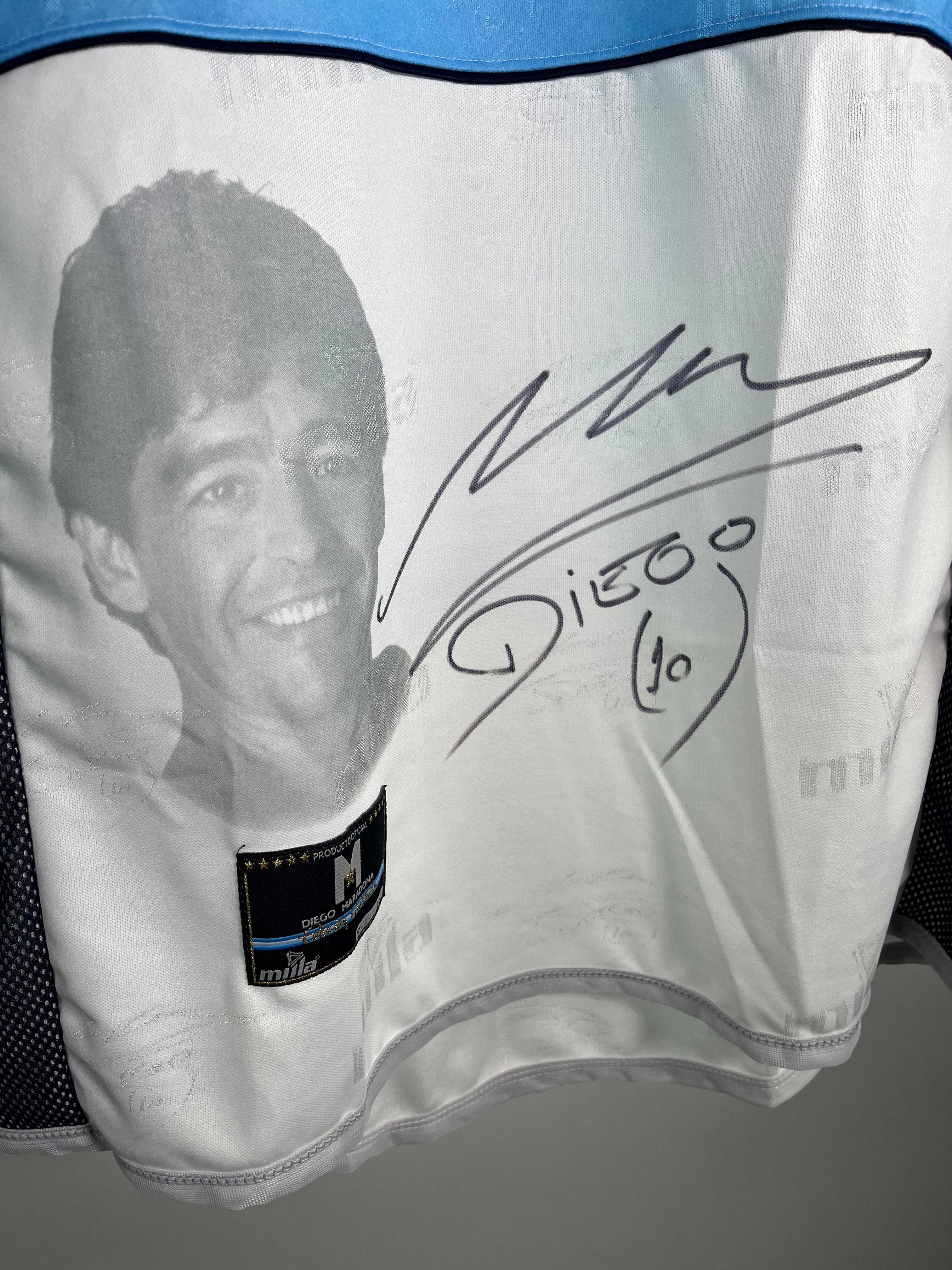 Jersey Maradona Especial 2003 Autografiado Con Certificado y Foliado Diego Armando Maradona *C/Etiquetas* (L)