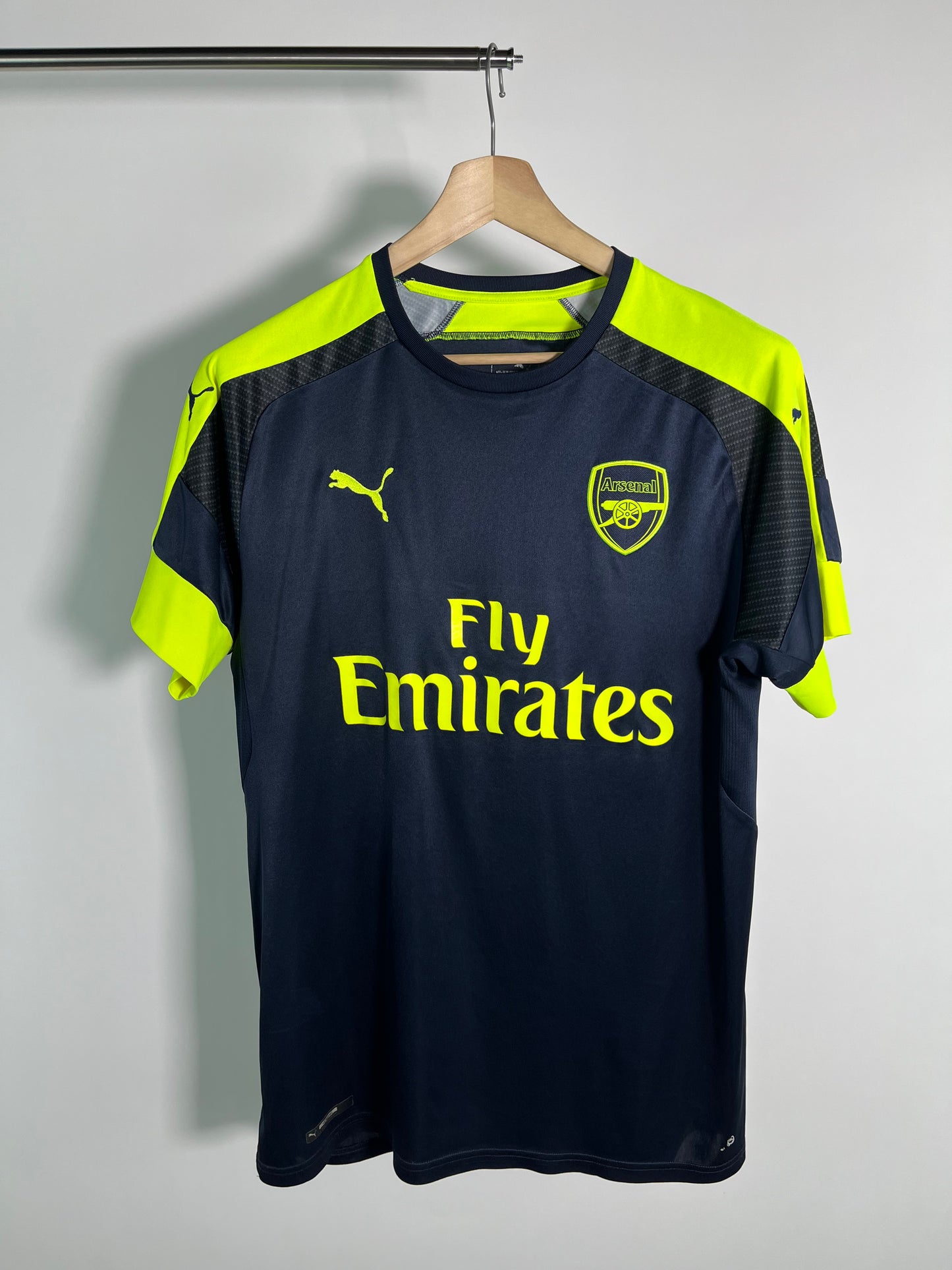 Jersey Arsenal Tercera 2016 2017 Mesut Özil (L)