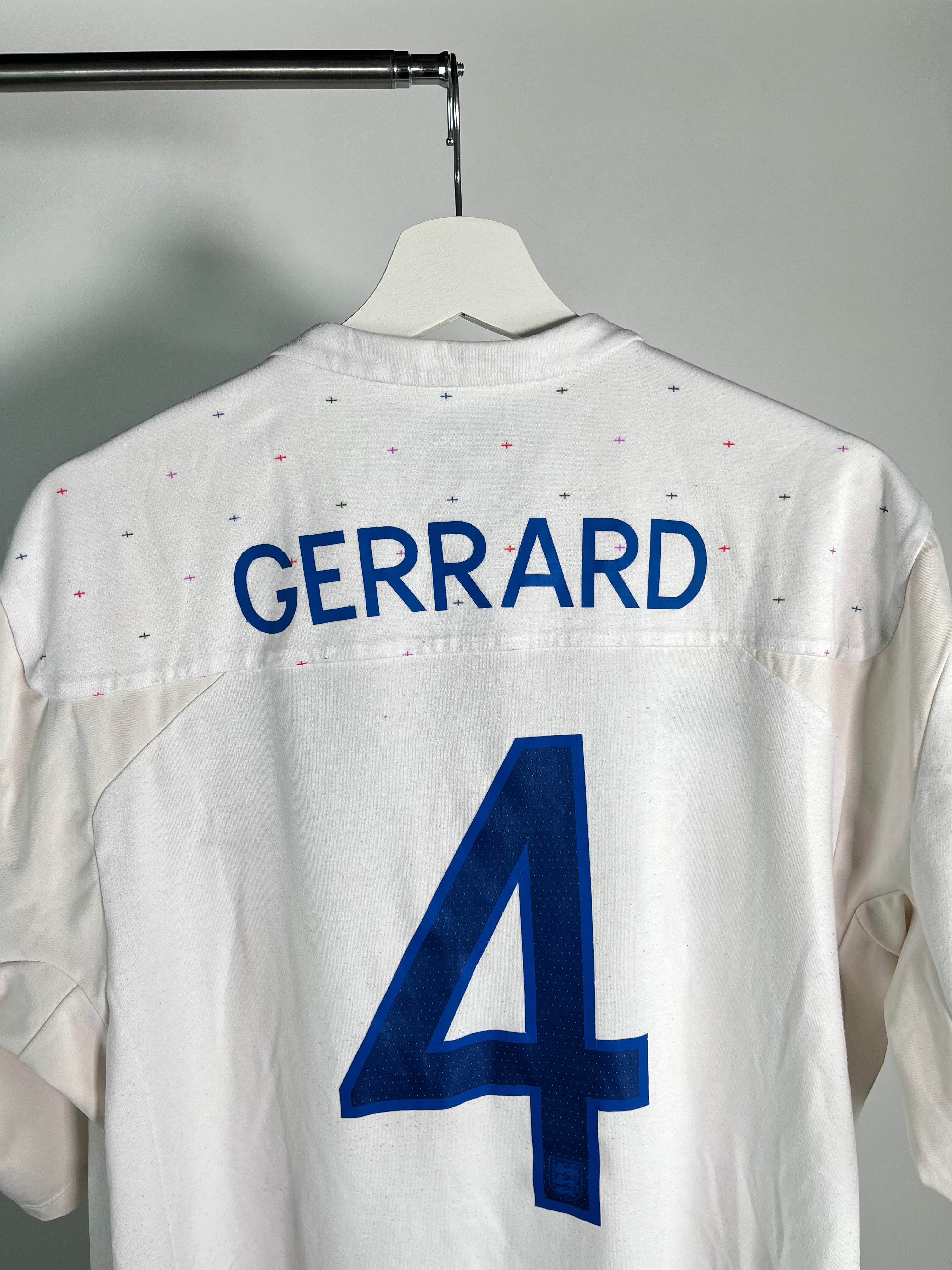 Jersey Inglaterra Local 2010 2012 Steven Gerrard (XL)