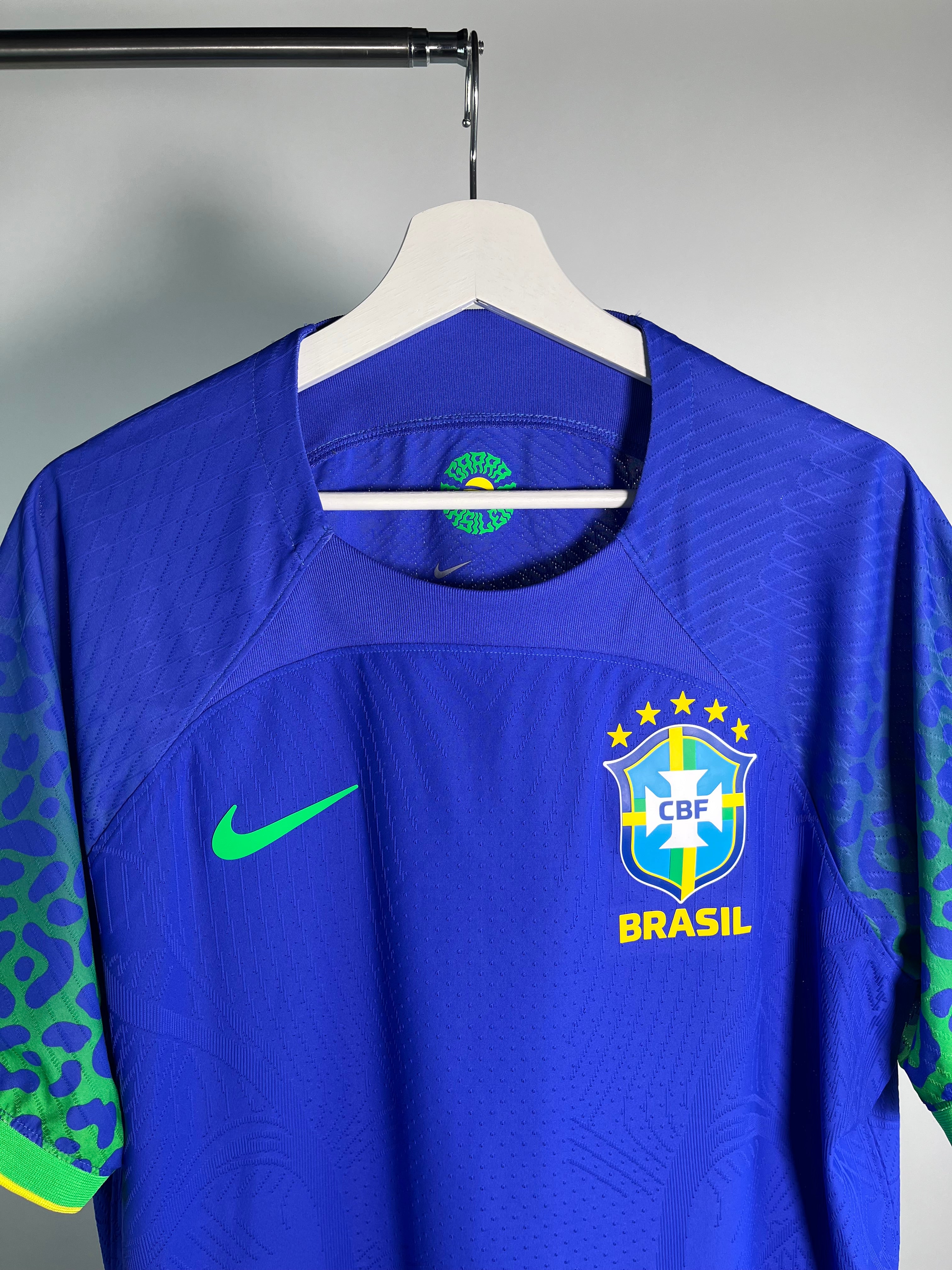 Jersey Brasil Visita 2022 2023 Versión Jugador (XL)