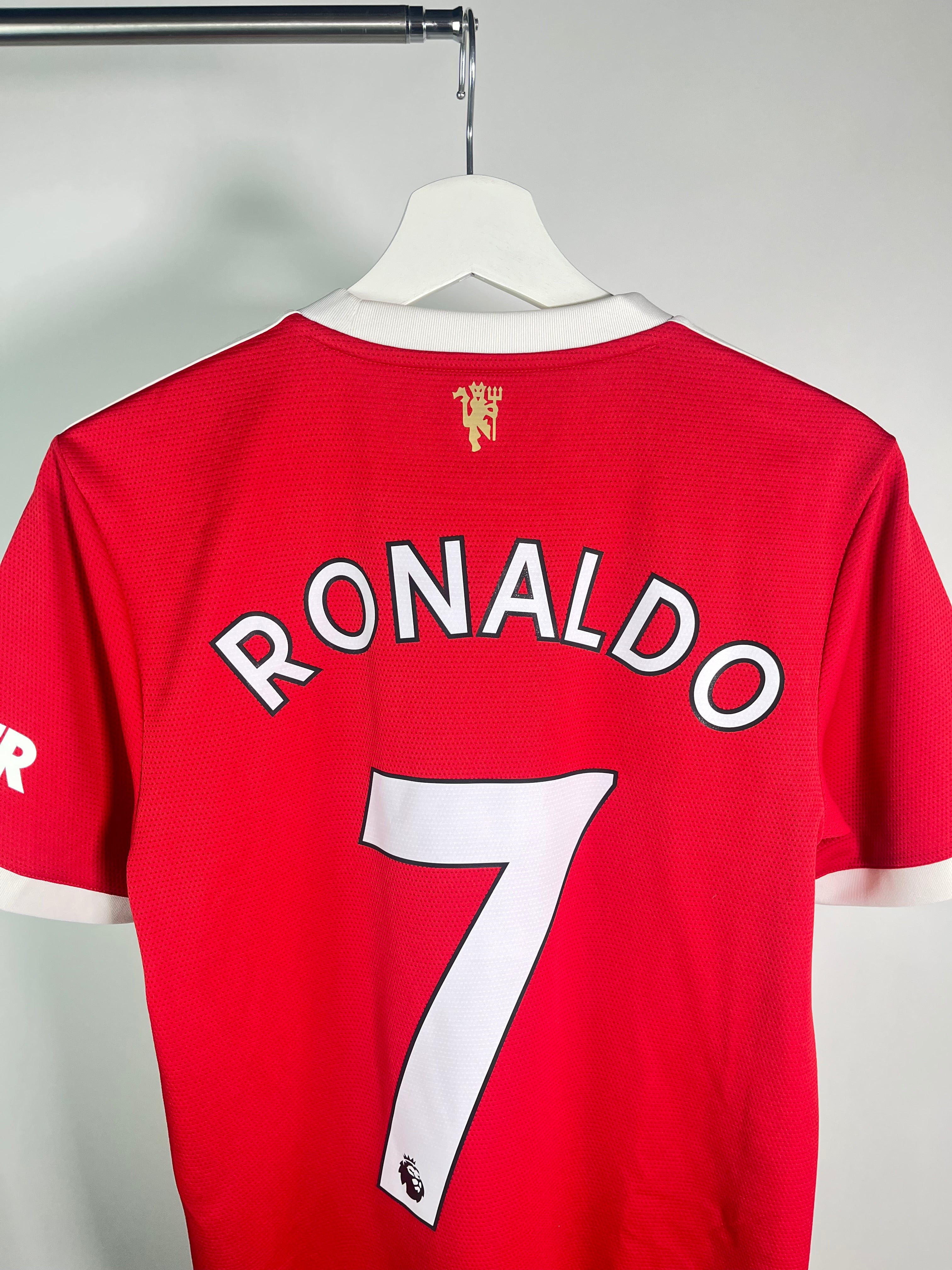 Jersey Manchester United Local 2021 2022 Cristiano Ronaldo (S)
