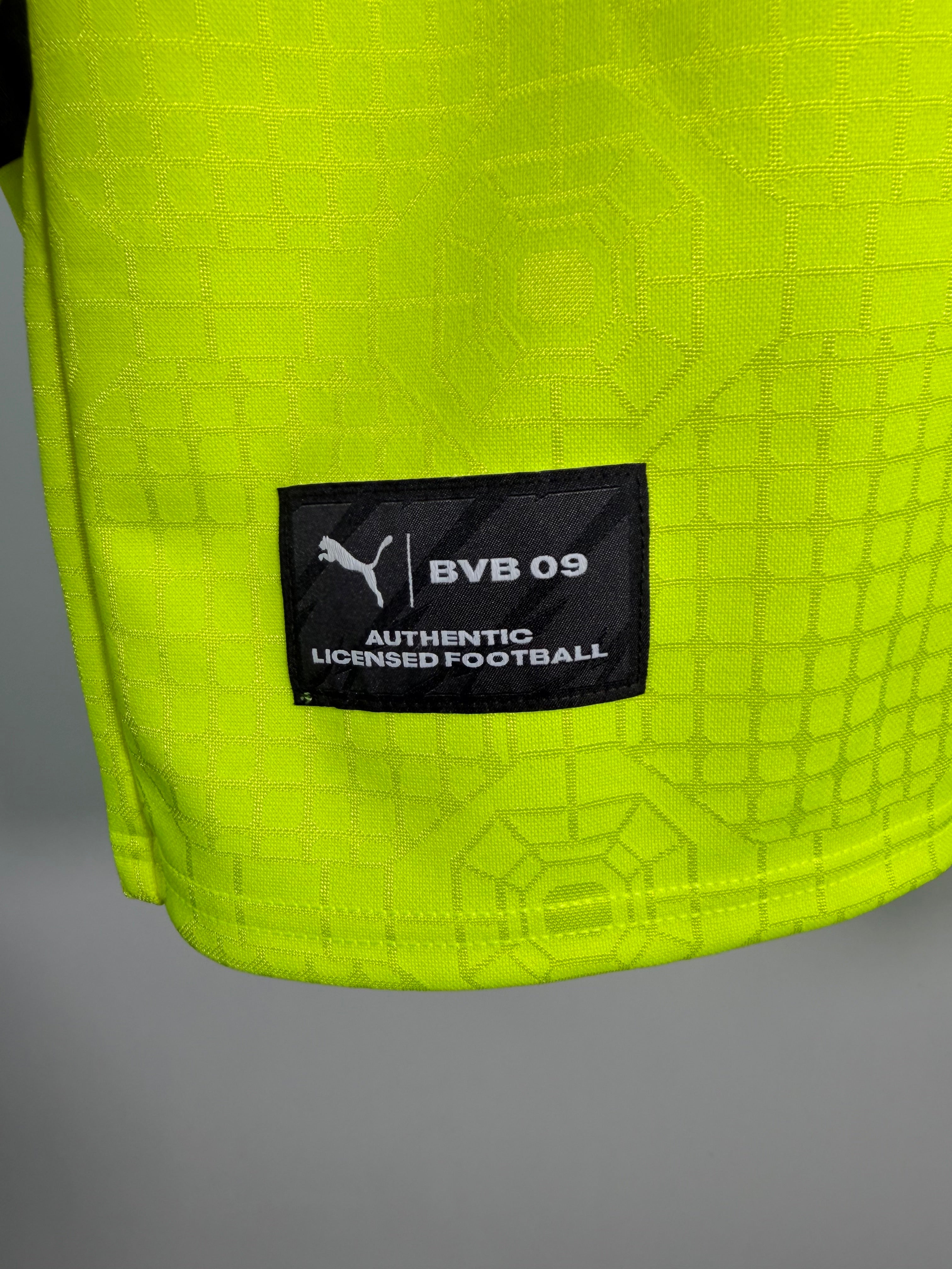 Jersey Borussia Dortmund Especial 2024 2025 Manga Larga *Incluye Caja* (XL)