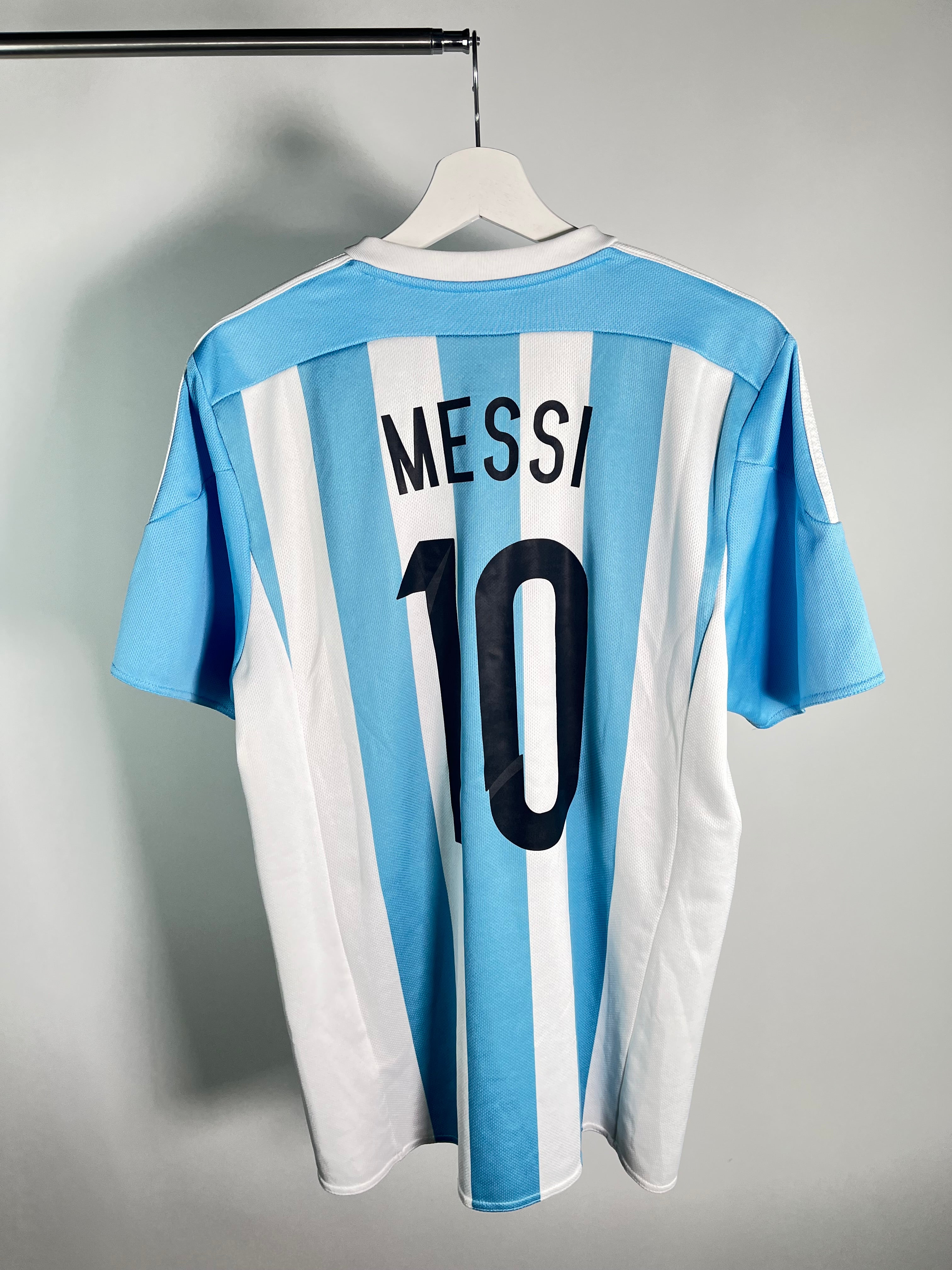 Jersey Argentina Local 2015 2016 Lionel Messi (L)