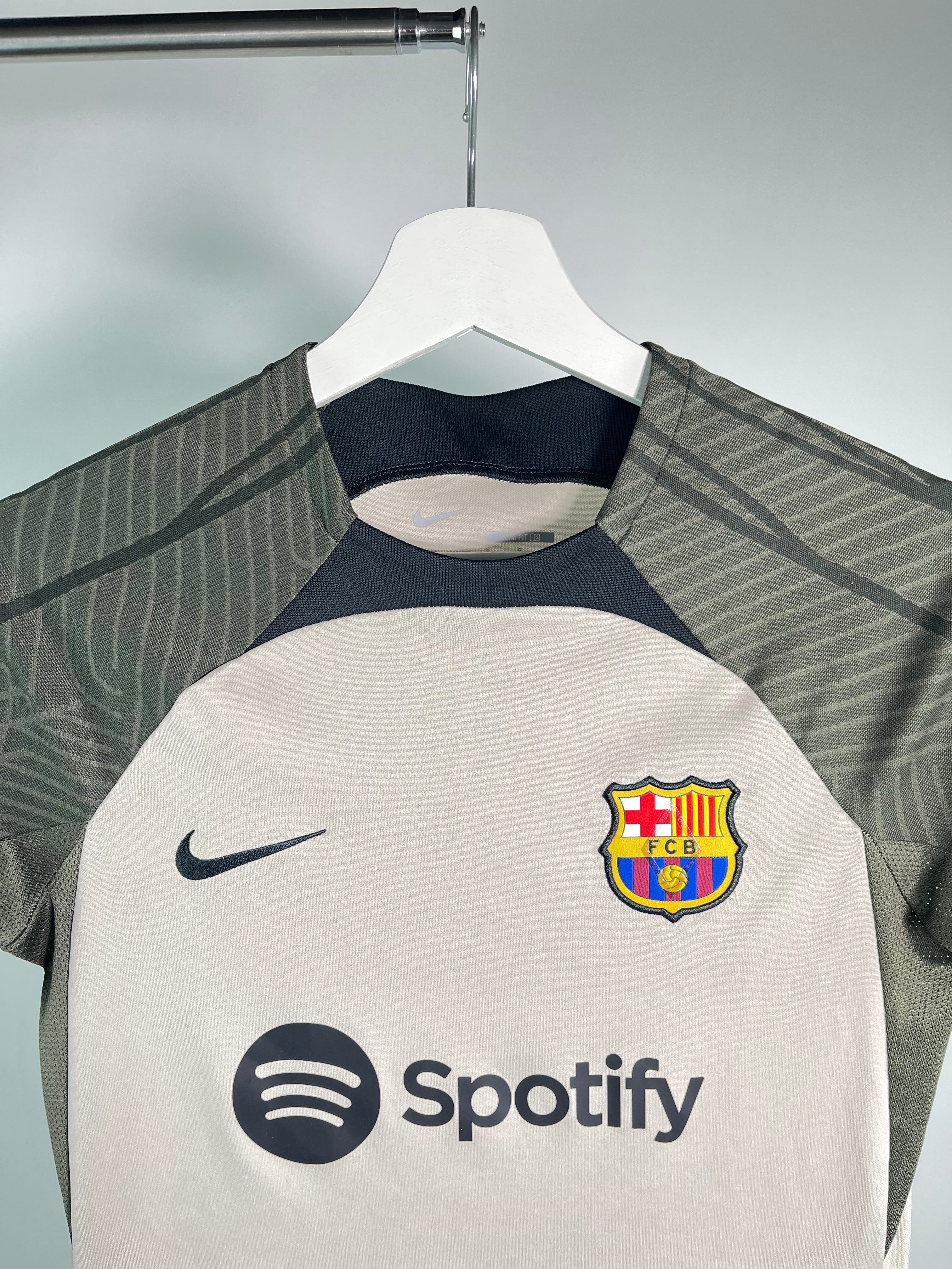 Jersey Barcelona Entrenamiento 2023 2024 (L Niño)