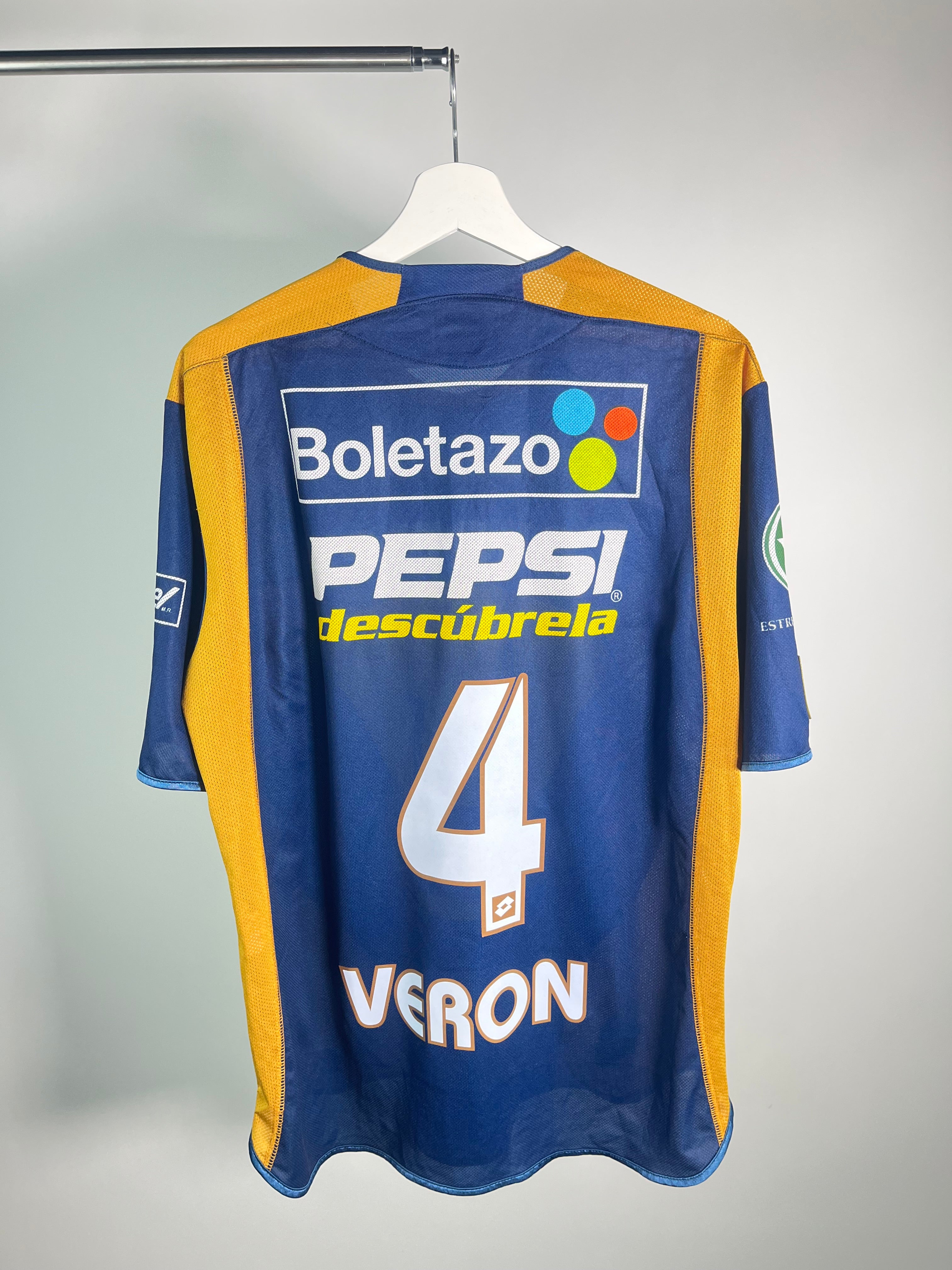 Jersey Pumas Visita 2004 2005 Darío Verón (L)