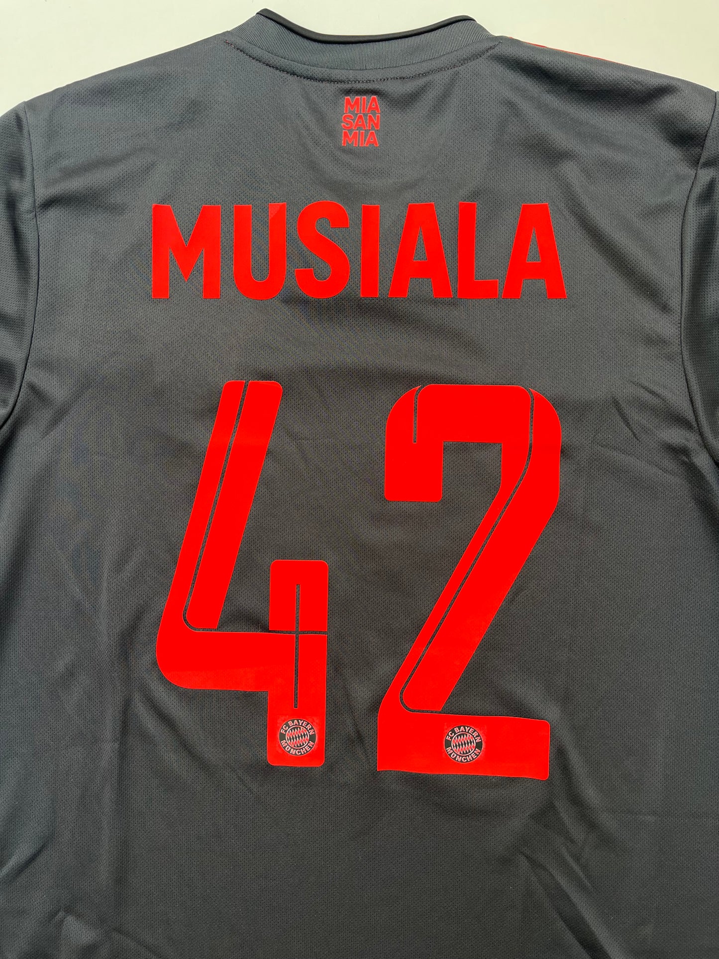 Jersey Bayern Munich Tercera 2022 2023 Jamal Musiala (M)