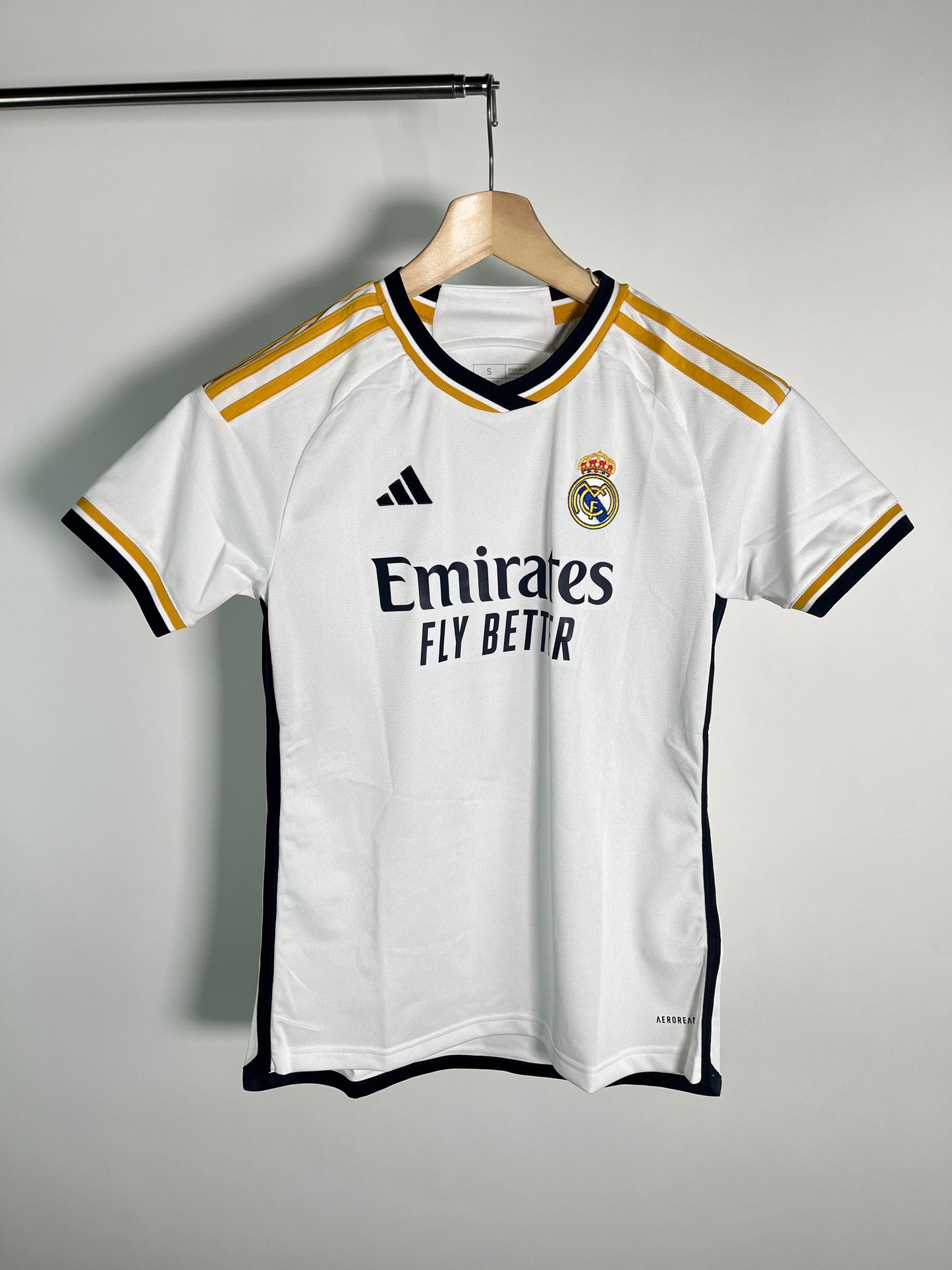 Jersey Real Madrid Local 2023 2024 *C/Etiquetas* Luka Modrić (S Mujer)