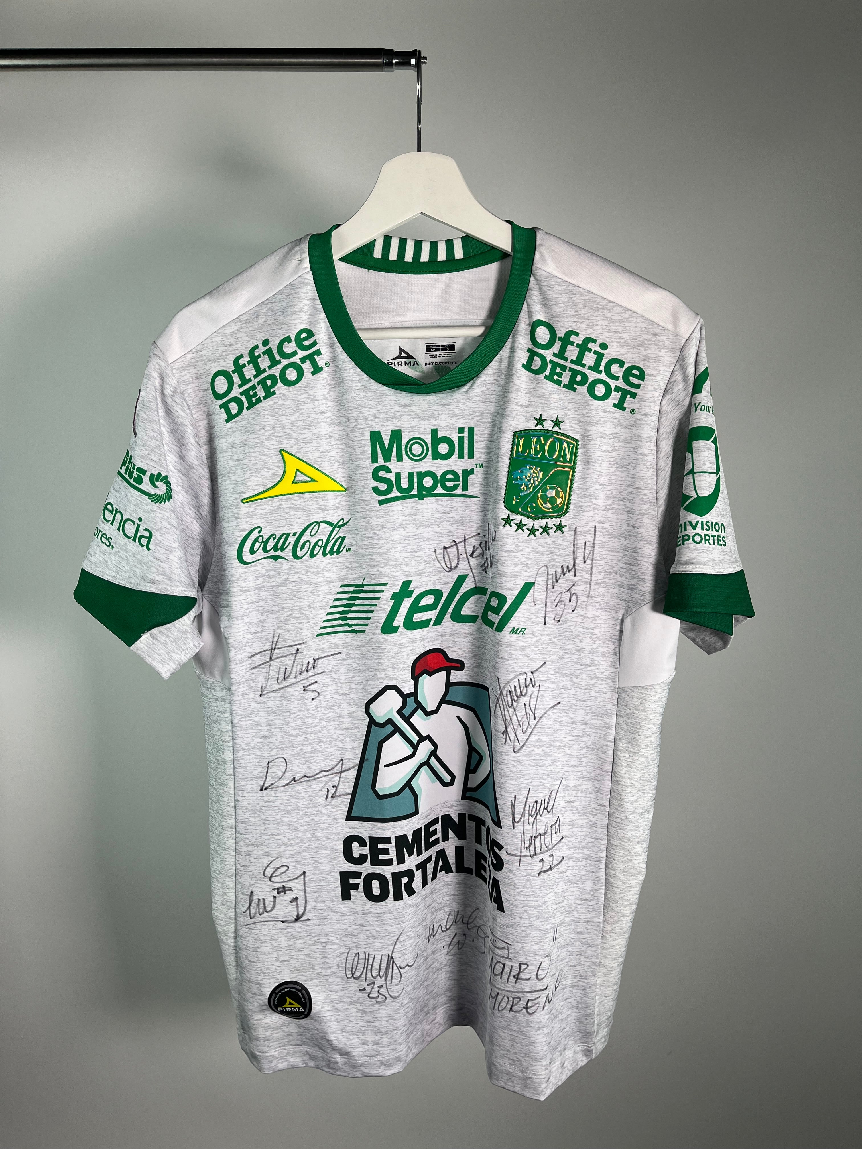 Jersey León Visita 2018 2019 Autografiado (S)