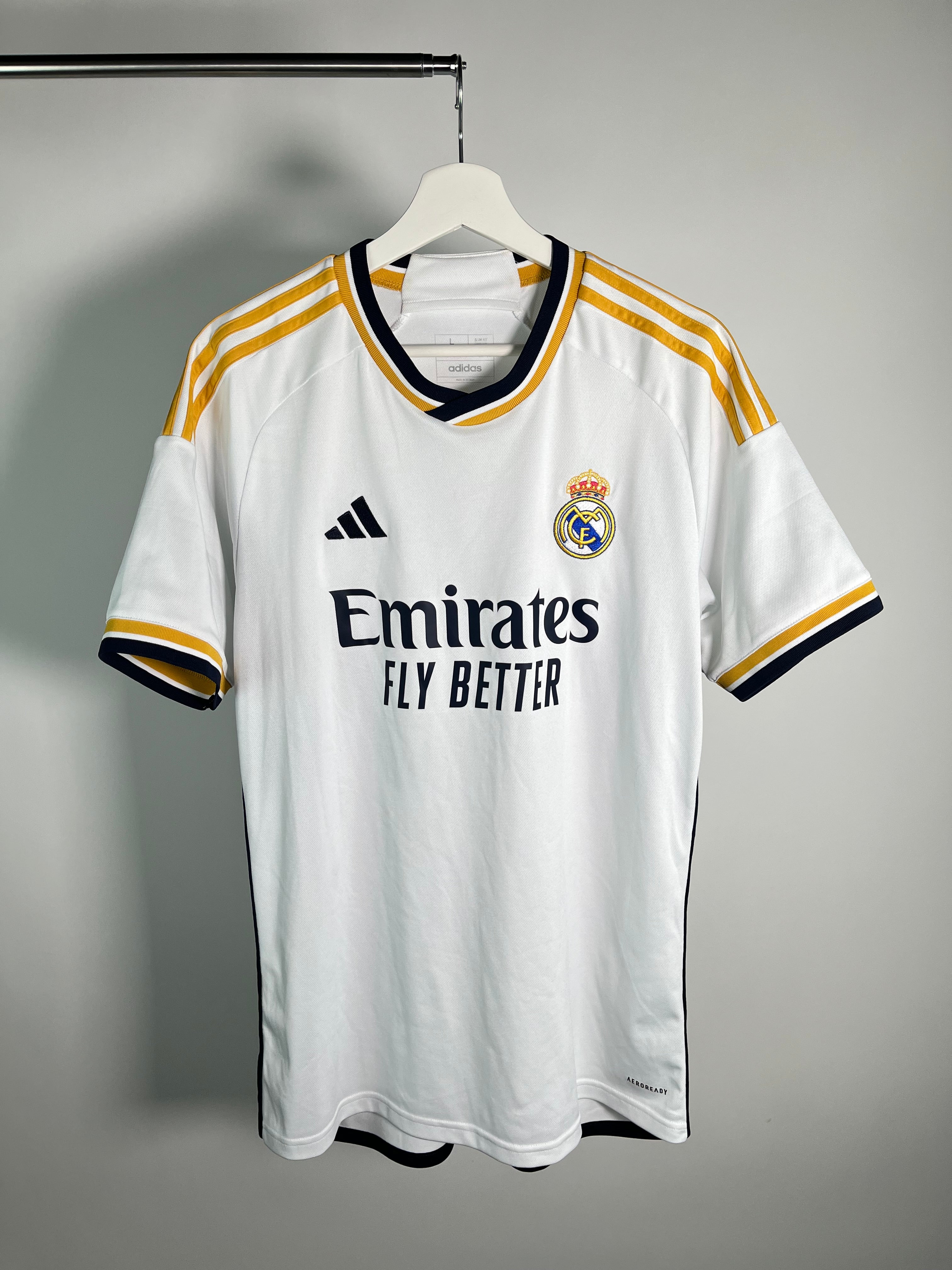 Jersey Real Madrid Local 2023 2024 Luka Modrić (L)