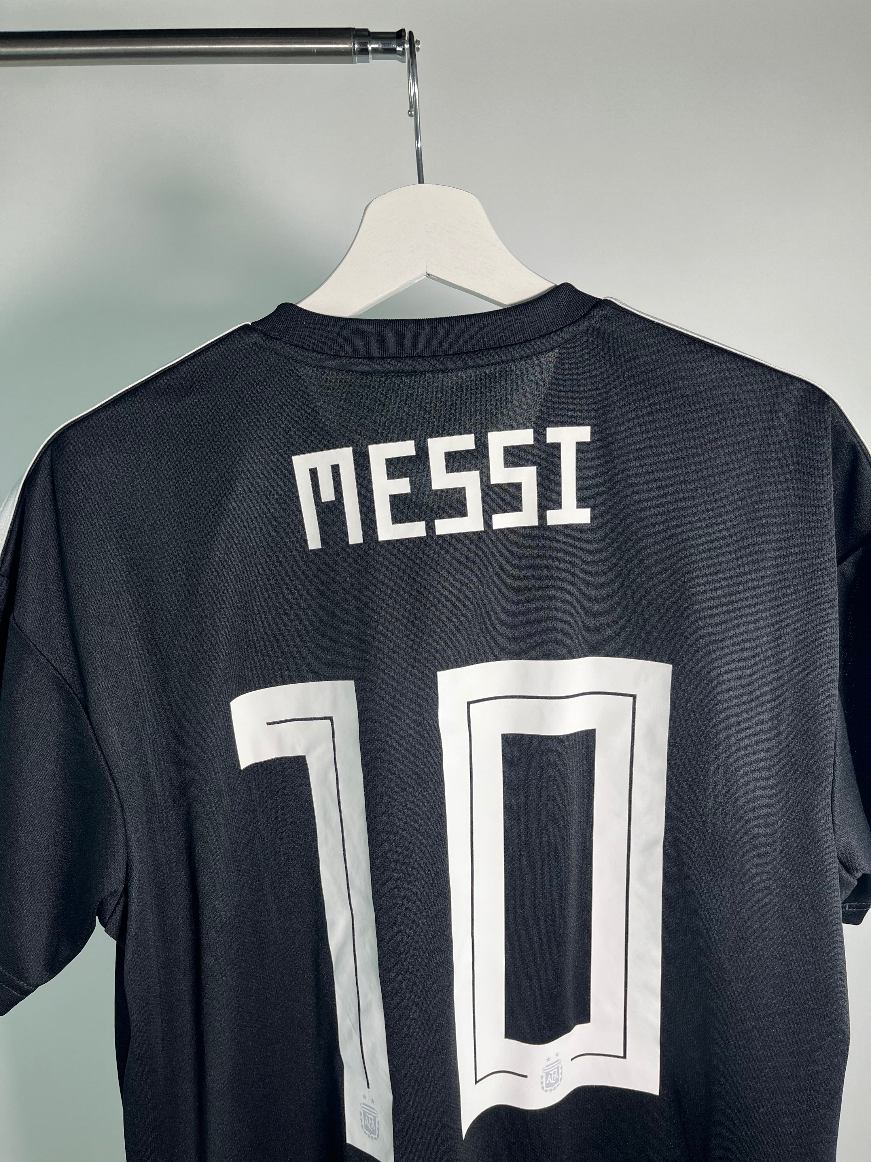 Jersey Argentina Visita 2018 2019 Lionel Messi (L)