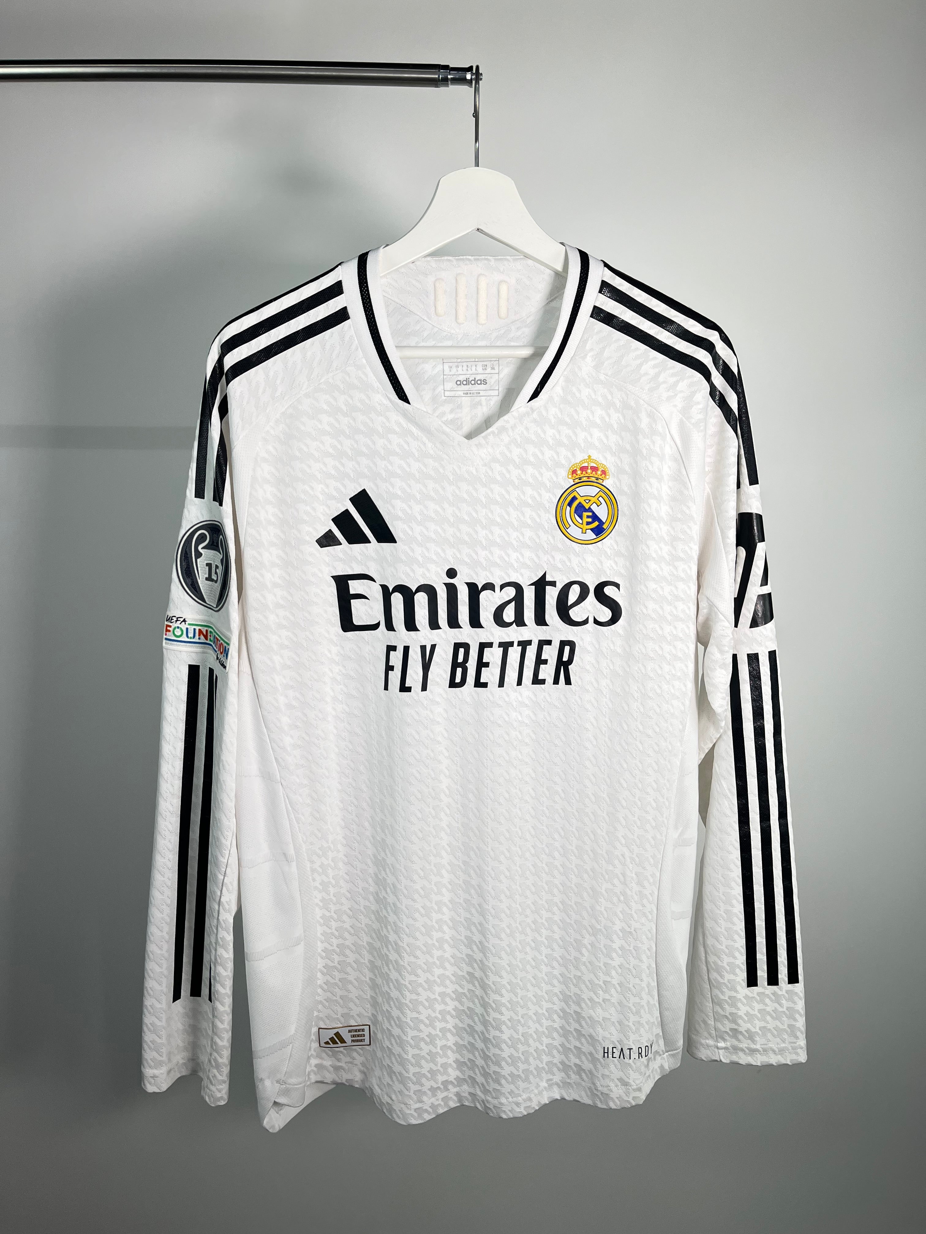Jersey Real Madrid Local *Champions League* 2024 2025 Manga Larga Versión Jugador Federico Valverde (L)