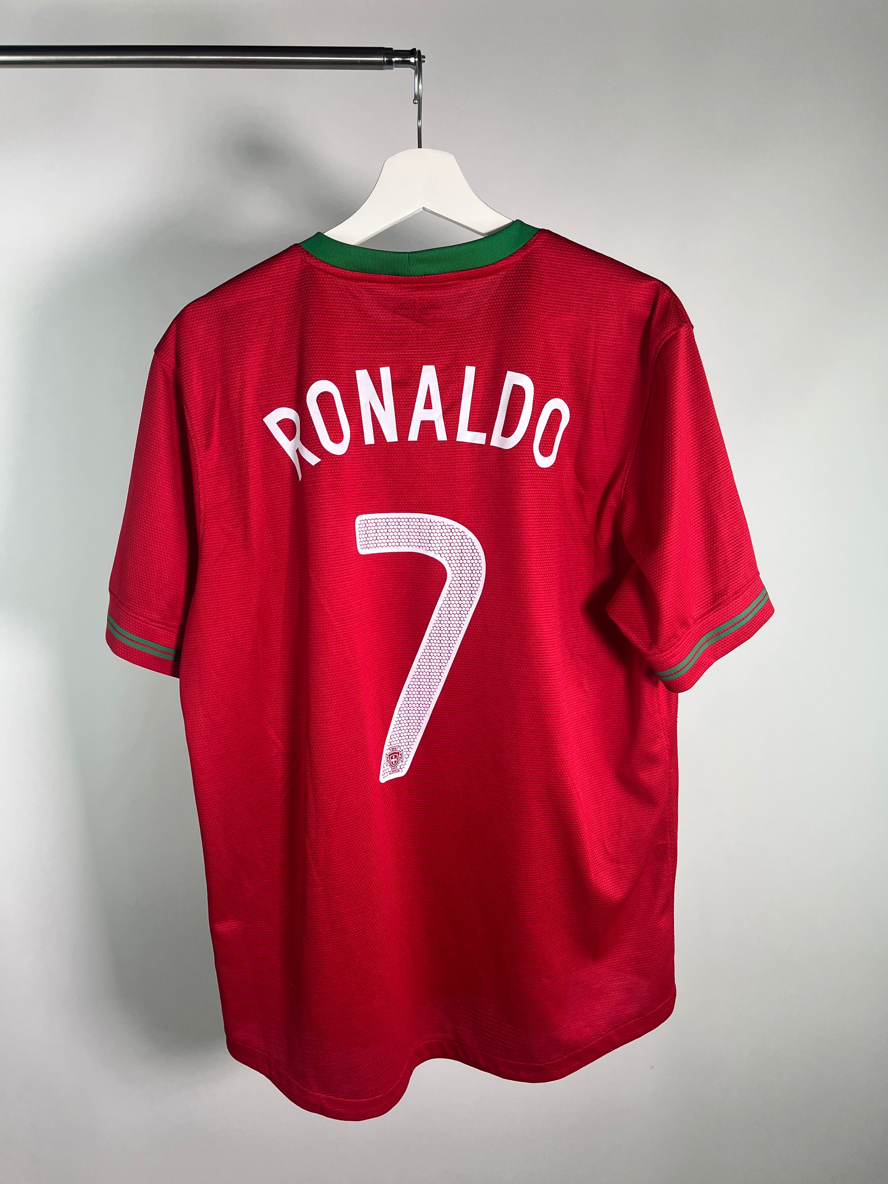 Jersey Portugal Local 2012 2014 Cristiano Ronaldo (L)