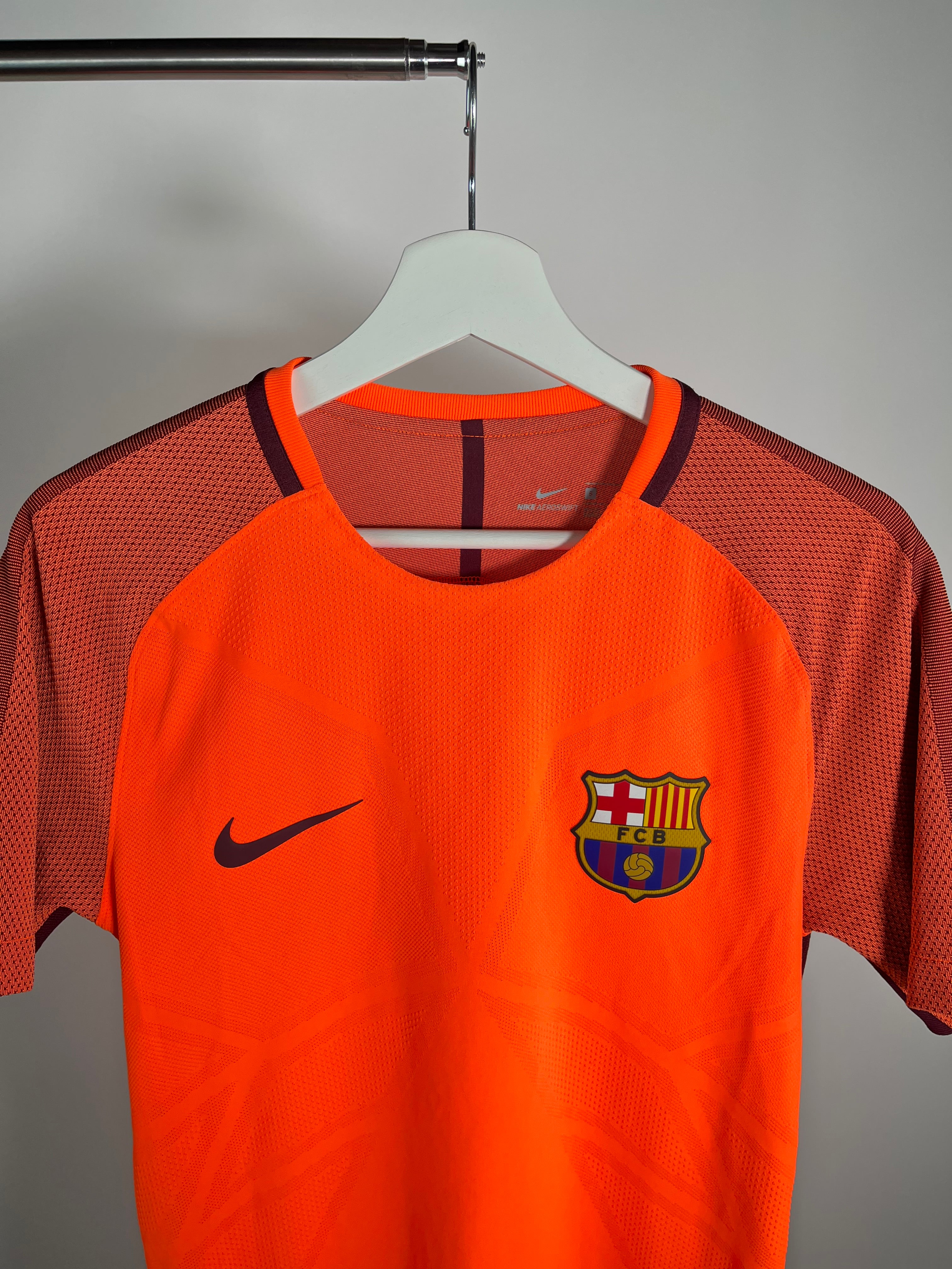 Jersey Barcelona Entrenamiento 2017 2018 Versión Jugador (S)