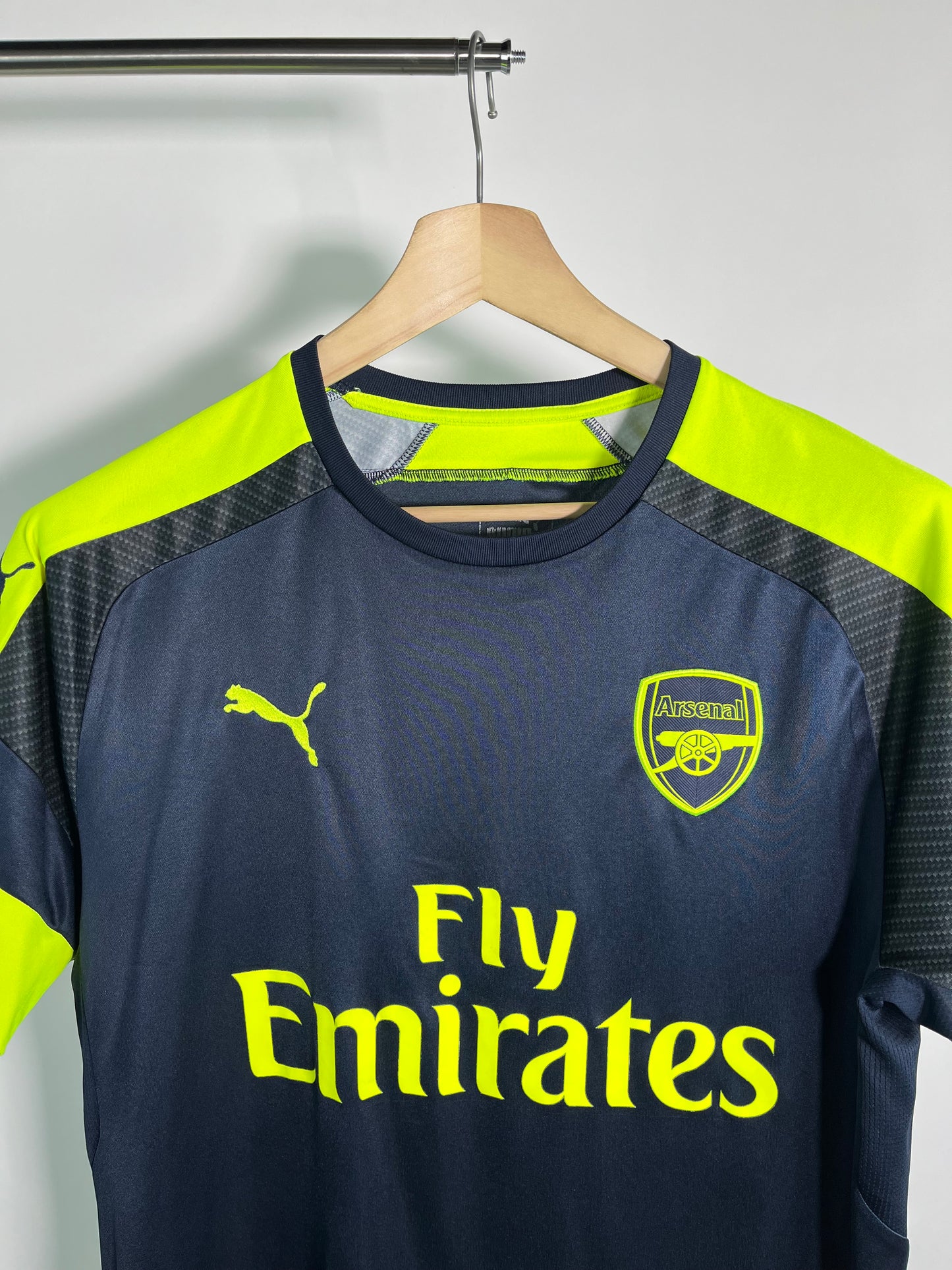 Jersey Arsenal Tercera 2016 2017 Mesut Özil (L)