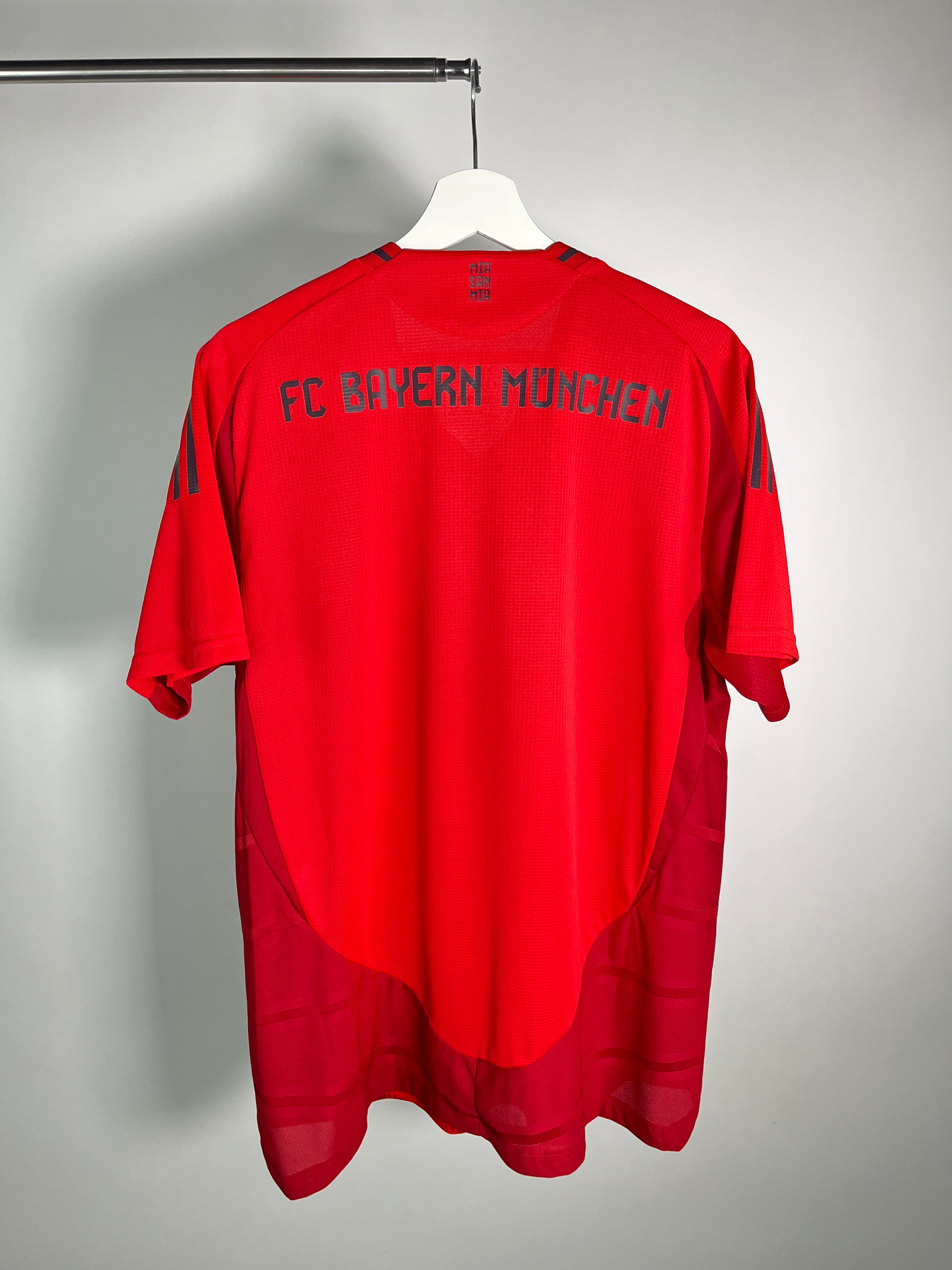 Jersey Bayern Munich Local 2024 2025 Versión Jugador (XL)
