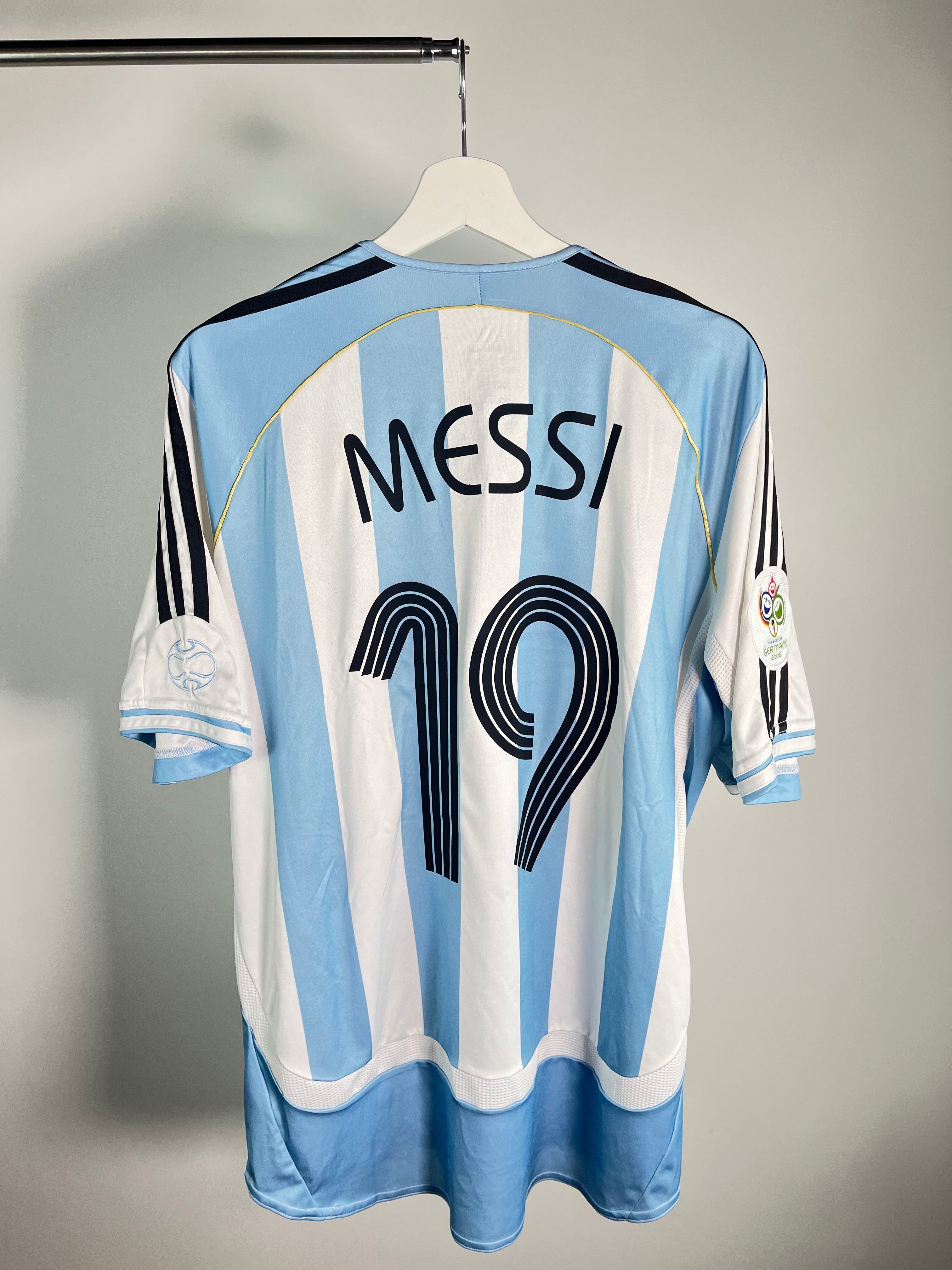 Jersey Argentina Local 2006 2008 *Mundial Alemania* Lionel Messi (L)