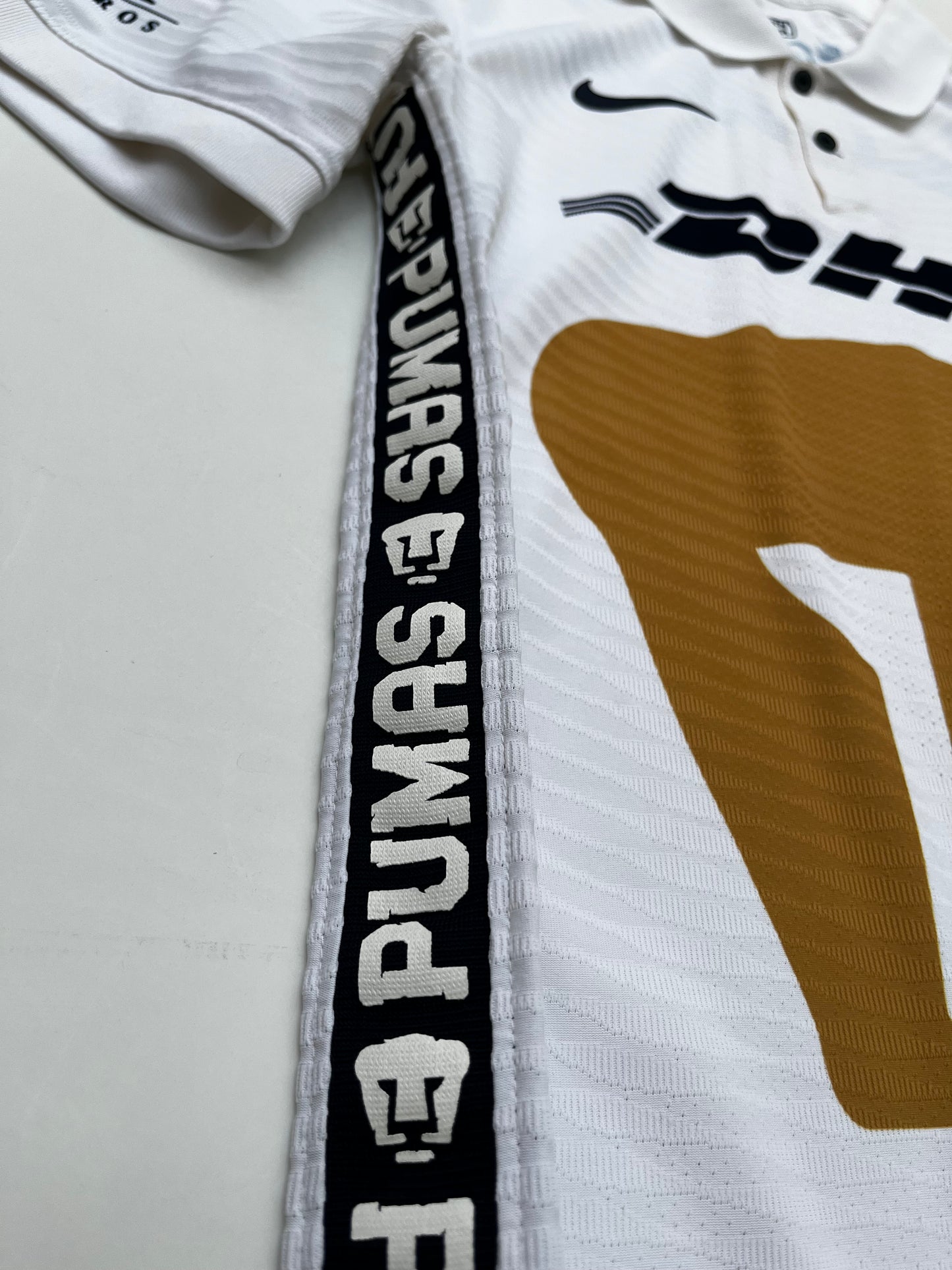 Jersey Pumas Local 2021 2022 Versión Jugador (S)