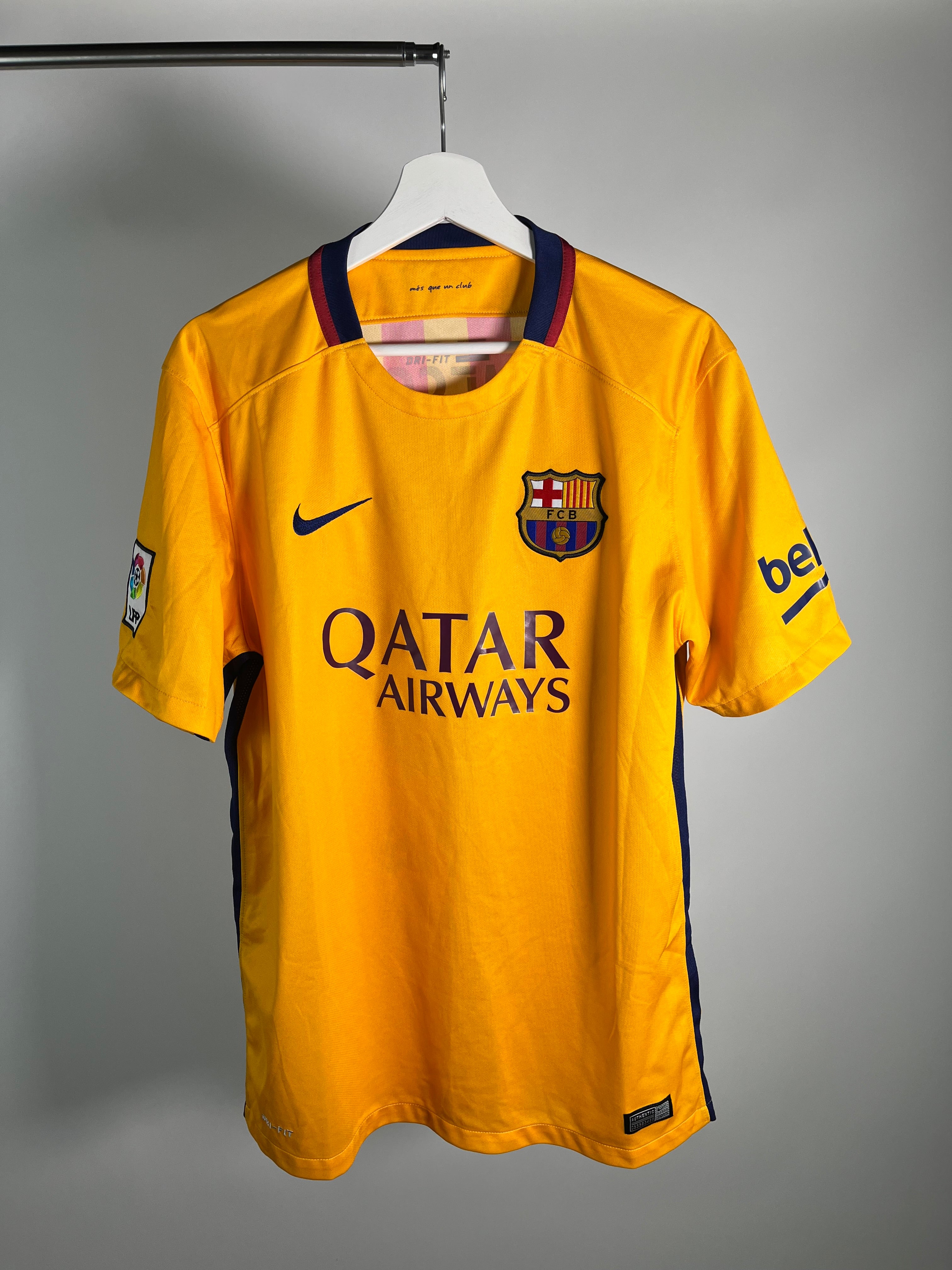 Jersey Barcelona Visita 2015 2016 Lionel Messi (L)