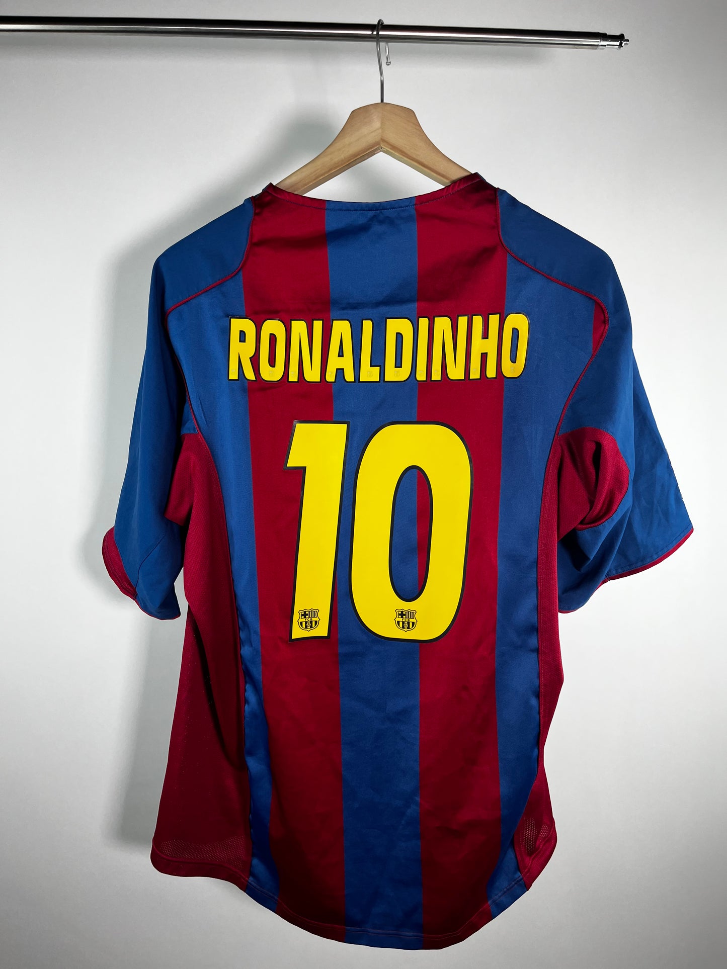 Jersey Barcelona Local 2004 2005 Ronaldinho (XL)