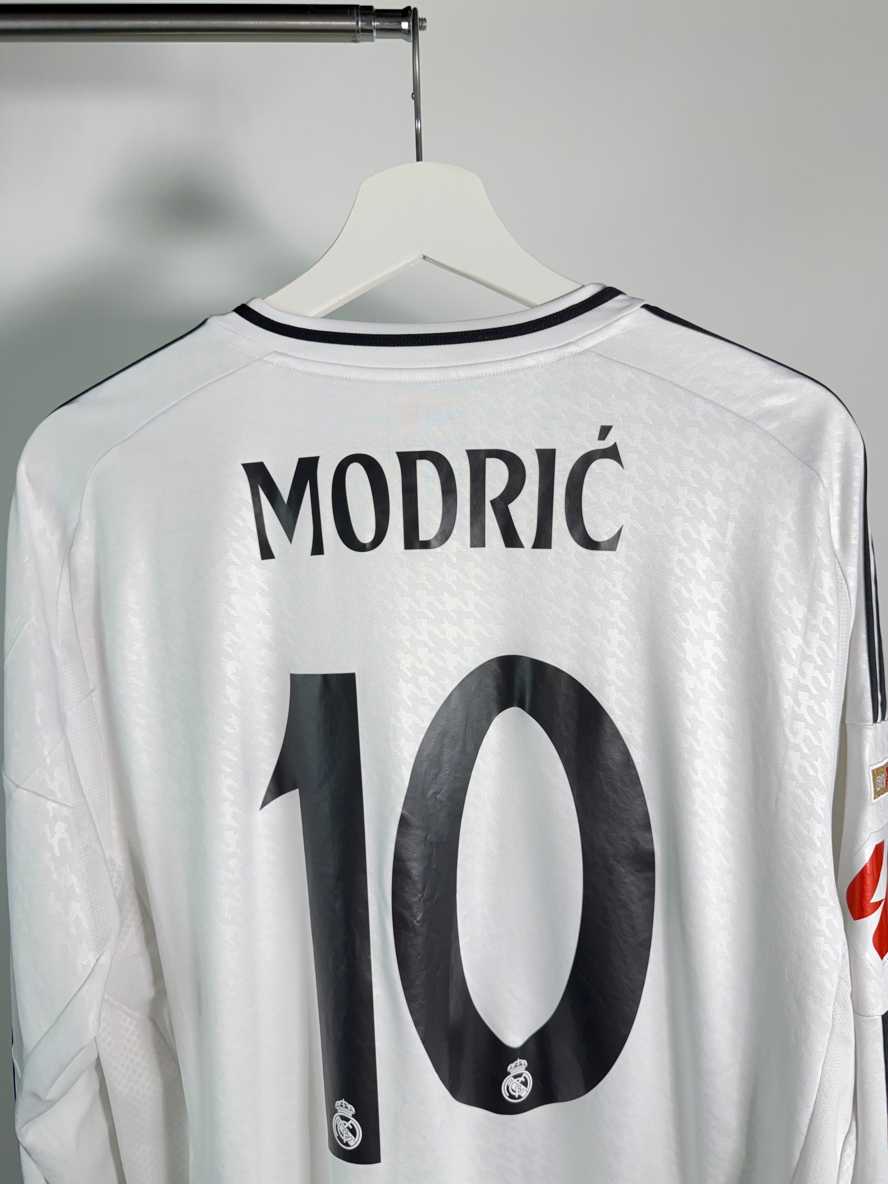 Jersey Real Madrid Local 2024 2025 Manga Larga Luka Modric (XL)