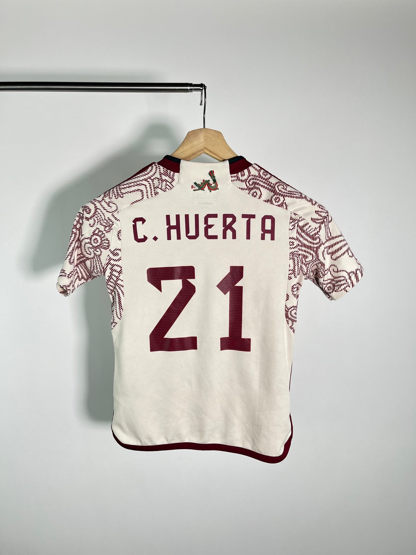 Jersey México Visita 2022 2023 César “Chino” Huerta (M niño)