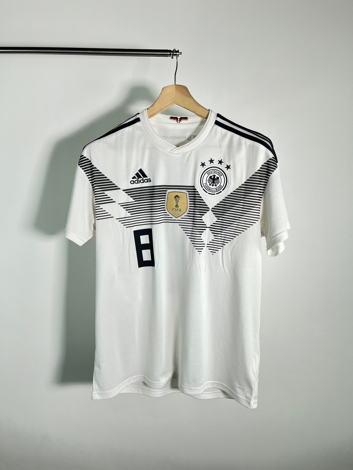 Jersey Alemania Local 2018 2019 Toni Kroos (L)