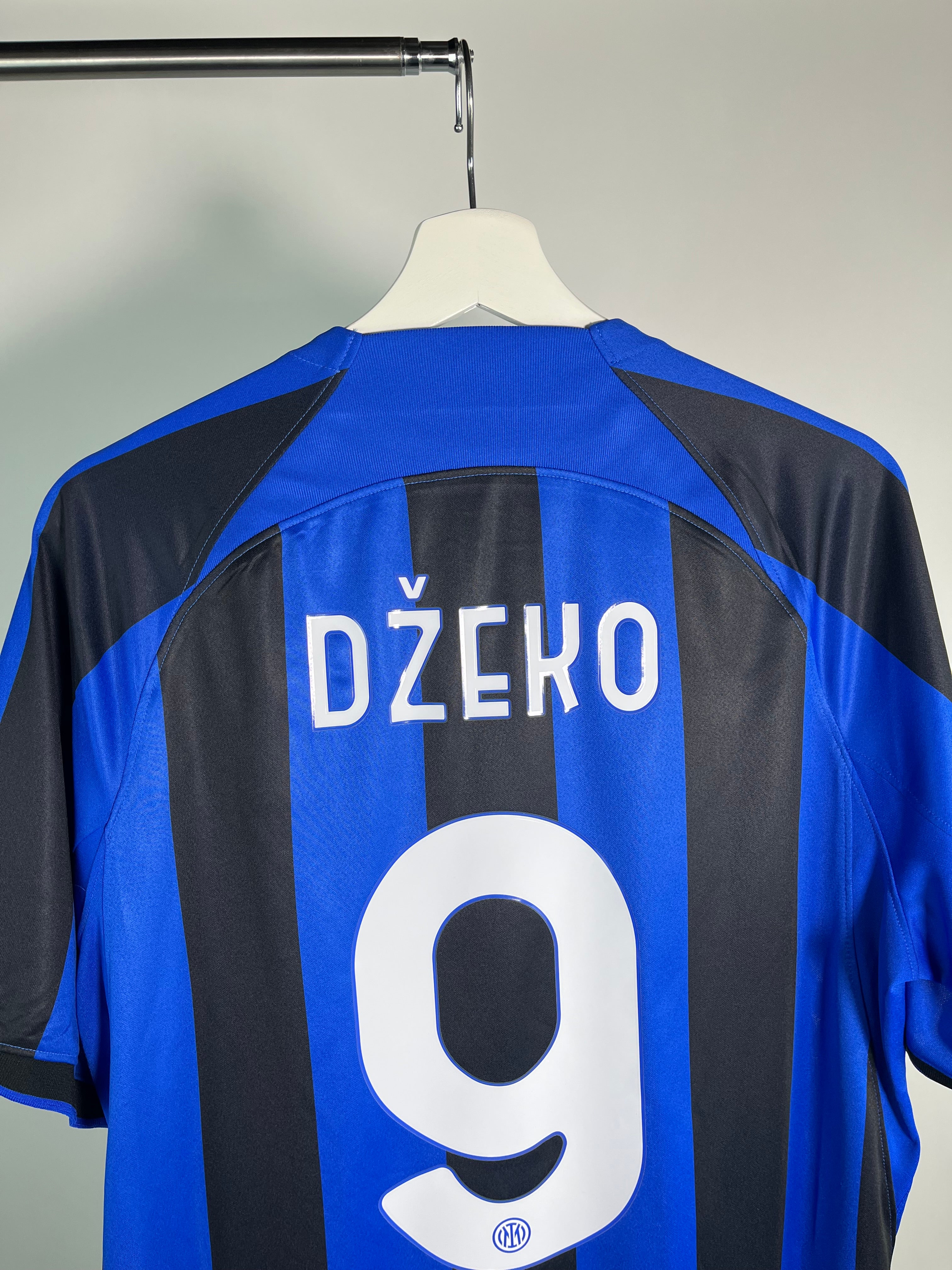 Jersey Inter de Milan Local 2022 2023 Edin Dzeko *C/Etiquetas* (L)