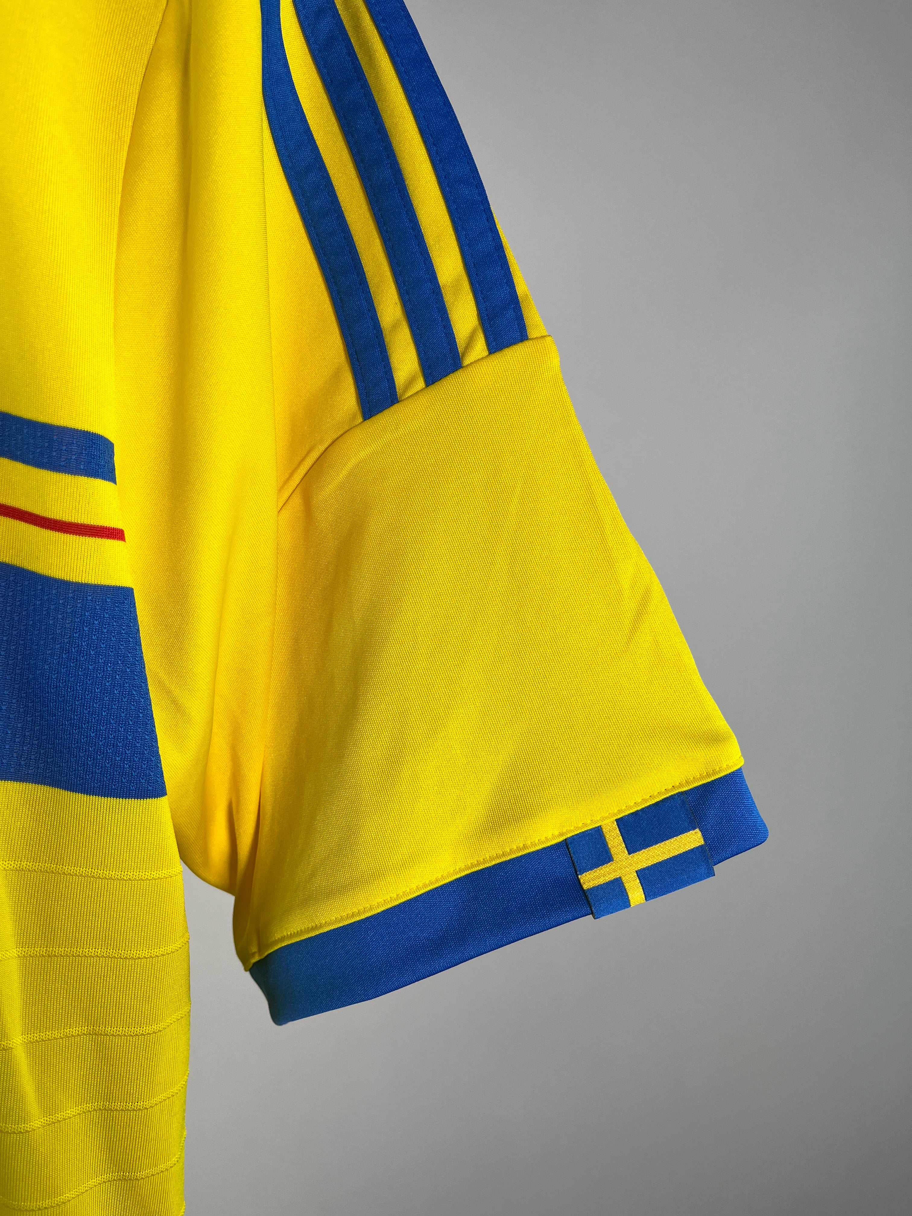 Jersey Suecia Local 2014 2016 Zlatan Ibrahimovic (L)