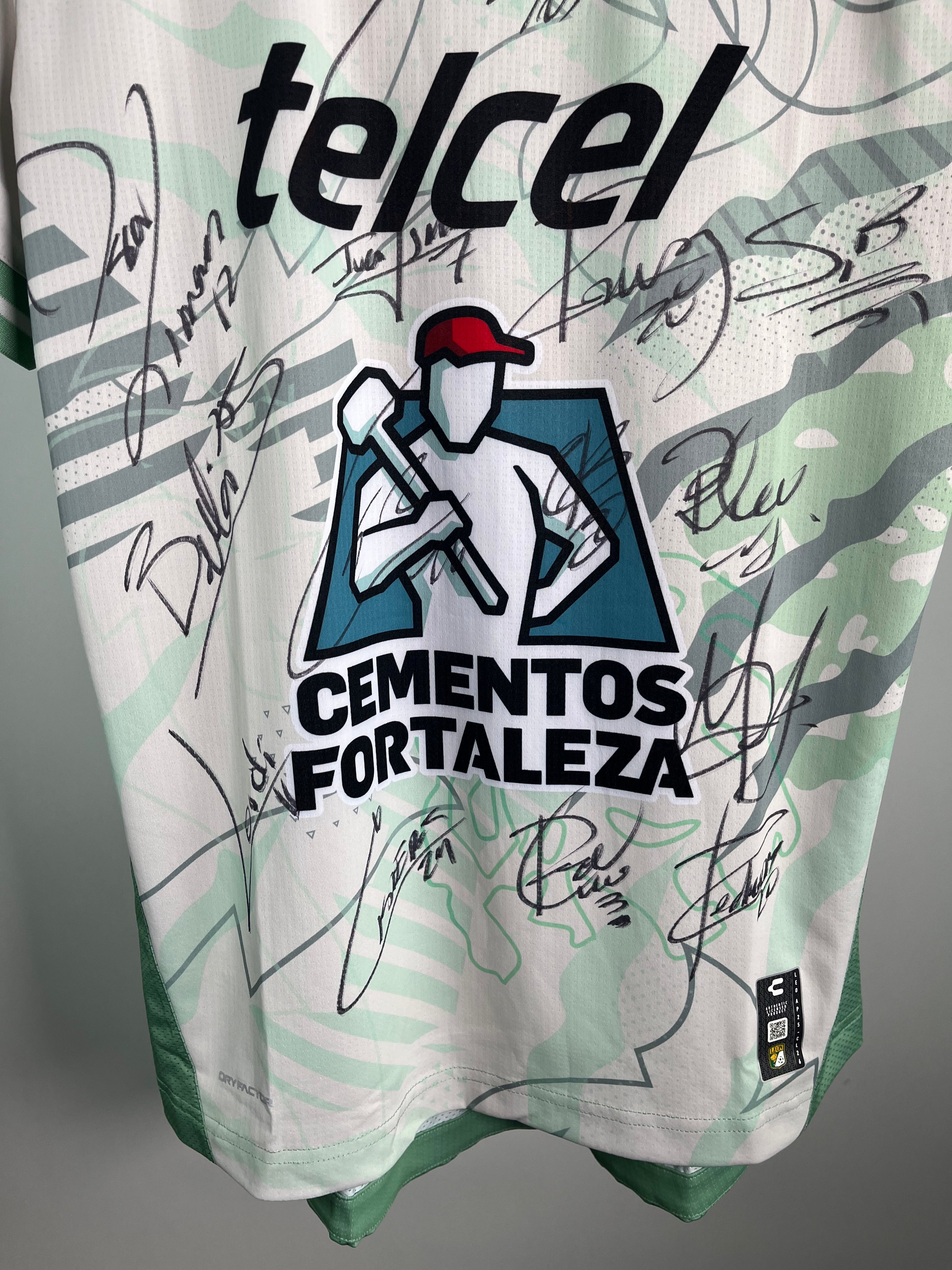 Jersey León Visita 2025 2026 Autografiado *C/Etiquetas* (M)