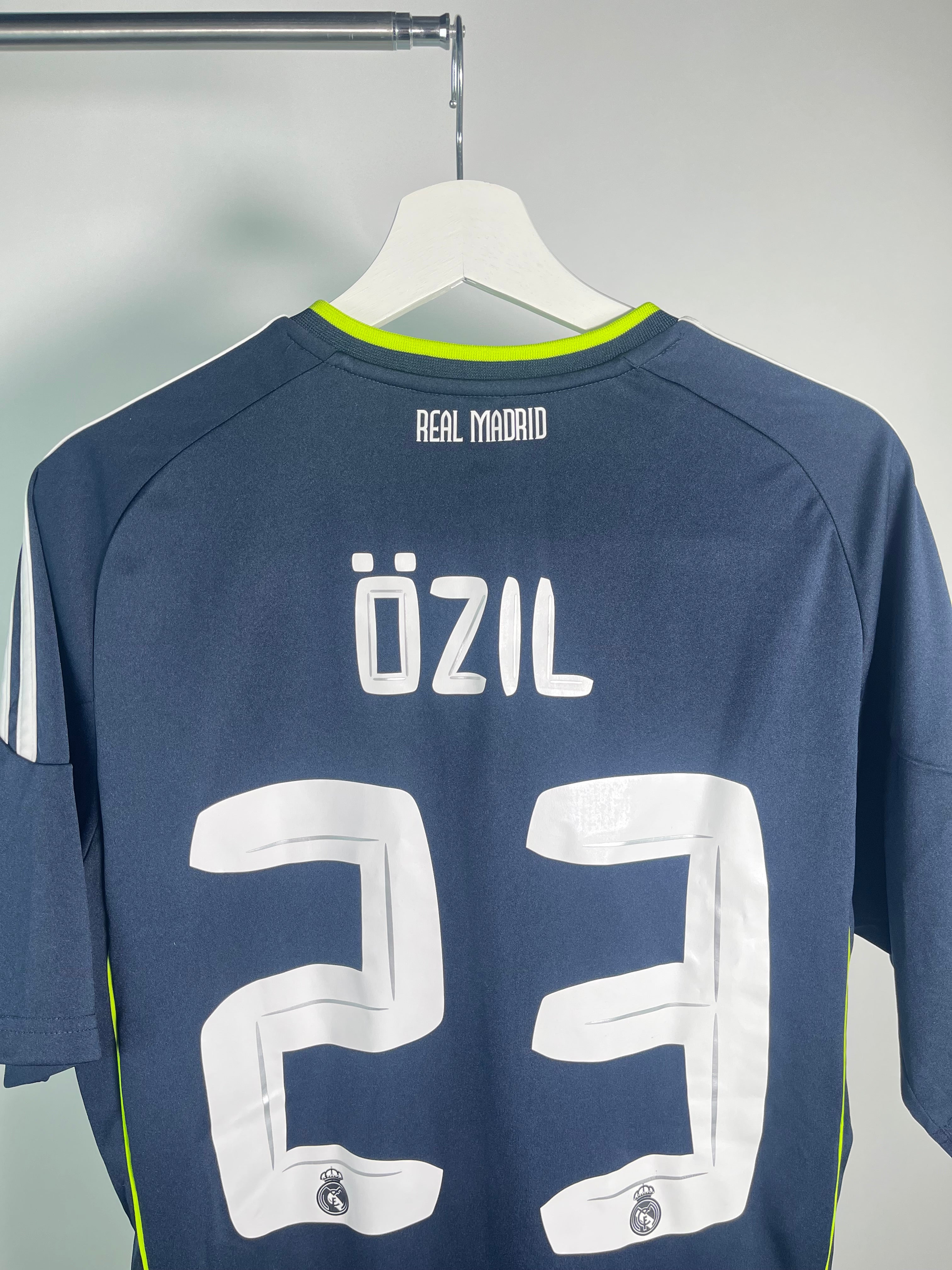 Jersey Real Madrid Visita 2010 2011 Mesut Ozil (M)