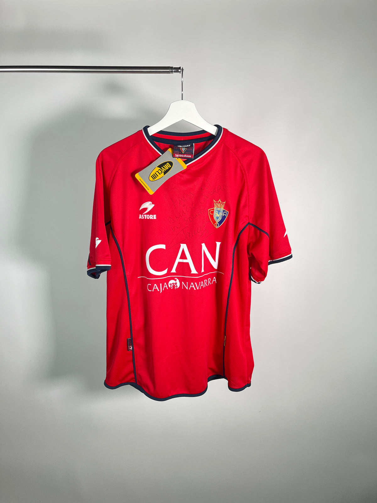 Preowned Vintage Official Jersey C.A Osasuna Hand Signed by Morales Richard Shirt XL Preowned Vintage Official Jersey C.A Osasuna Hand Signed by Morales Richard Shirt XL