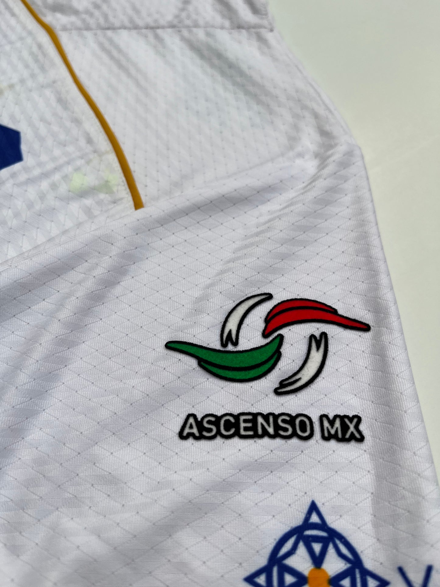Jersey Coras FC Visita 2018 2019 Utilería Autografiada (M)