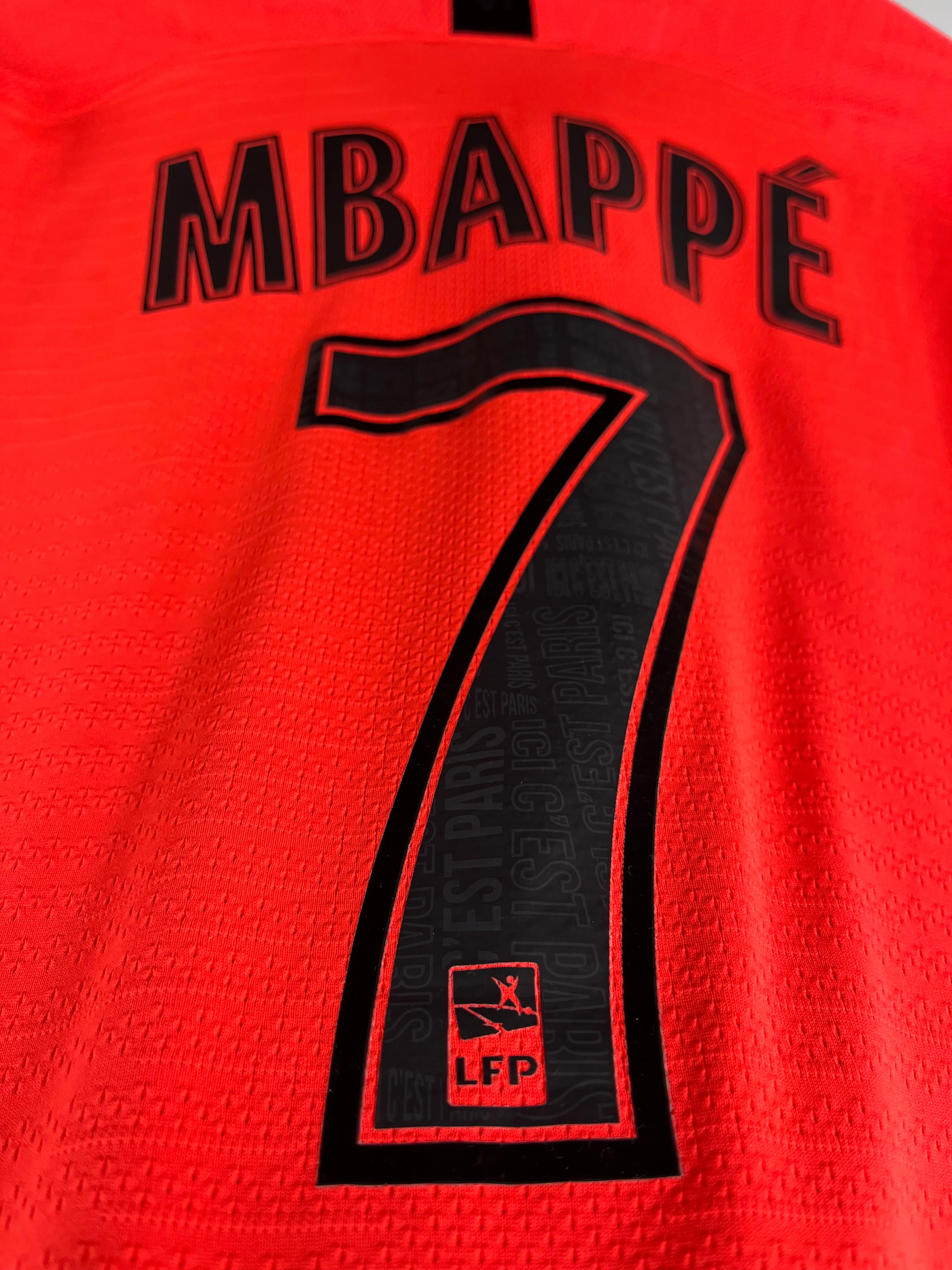 Jersey PSG Visita 2019 2020 Versión Jugador Kylian Mbappé (XL)