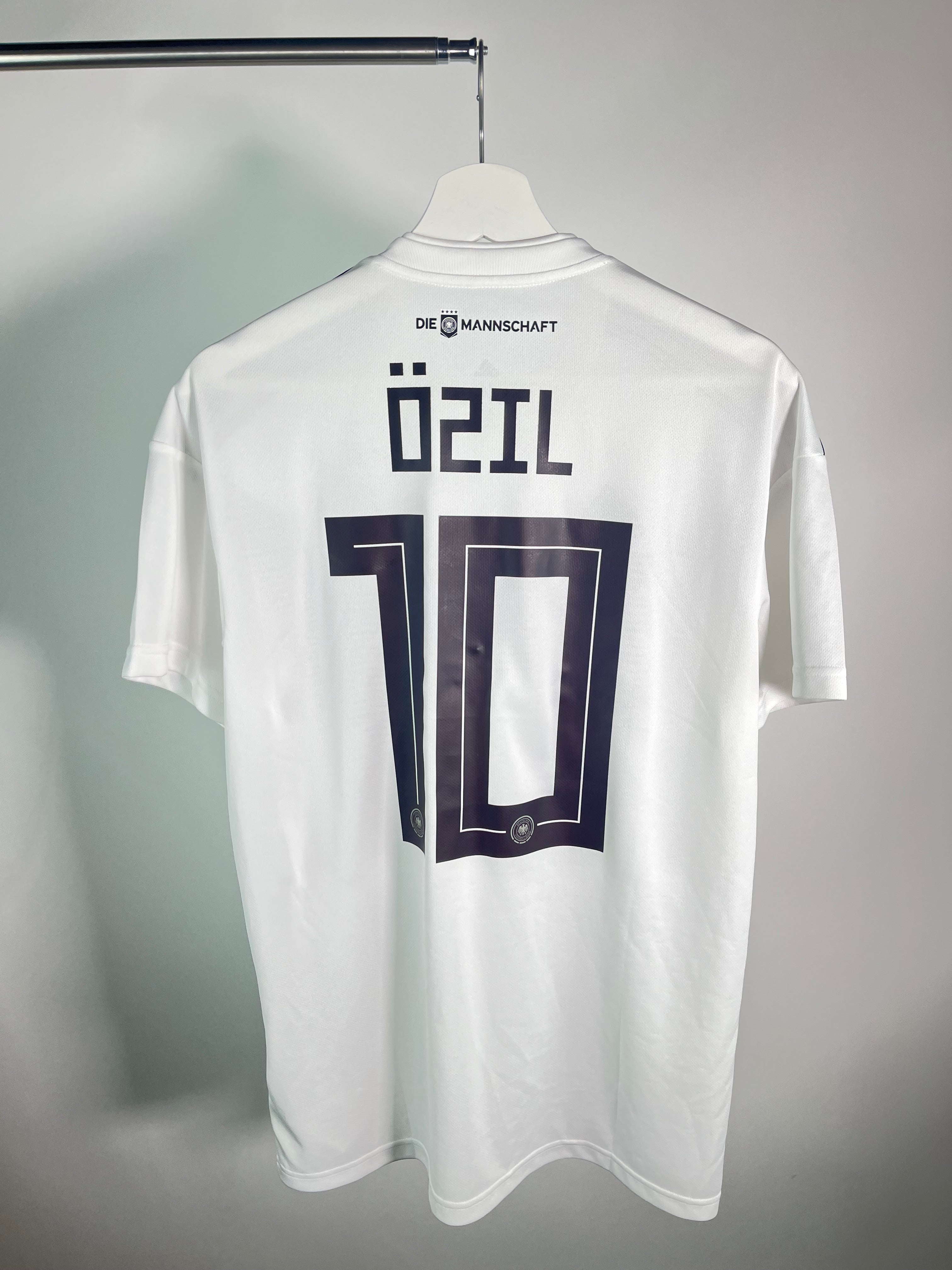 Jersey Alemania Local 2018 2020 Mesut Özil (M)