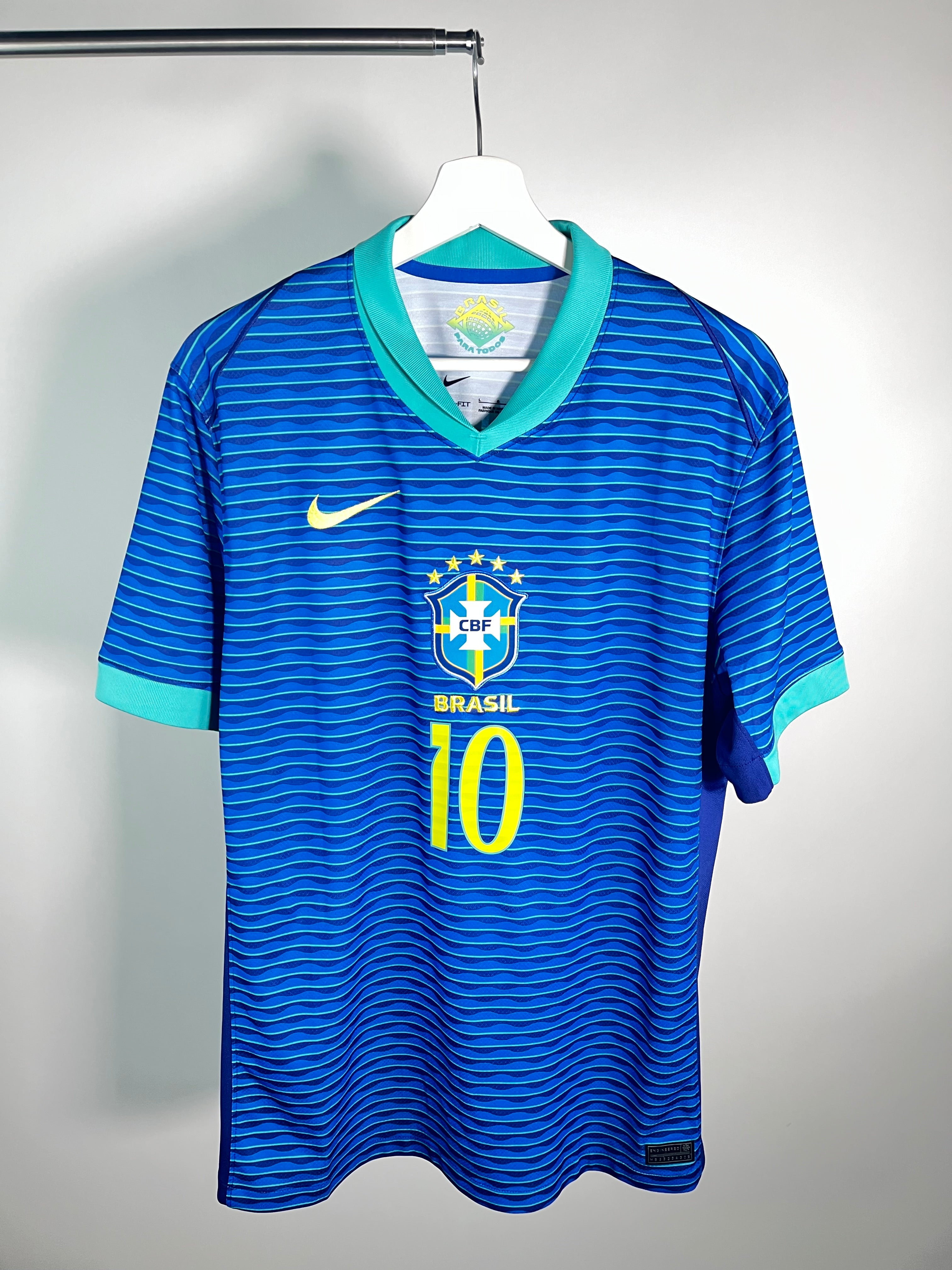 Jersey Brasil Visita 2024 2026 Vinicius Jr (L)