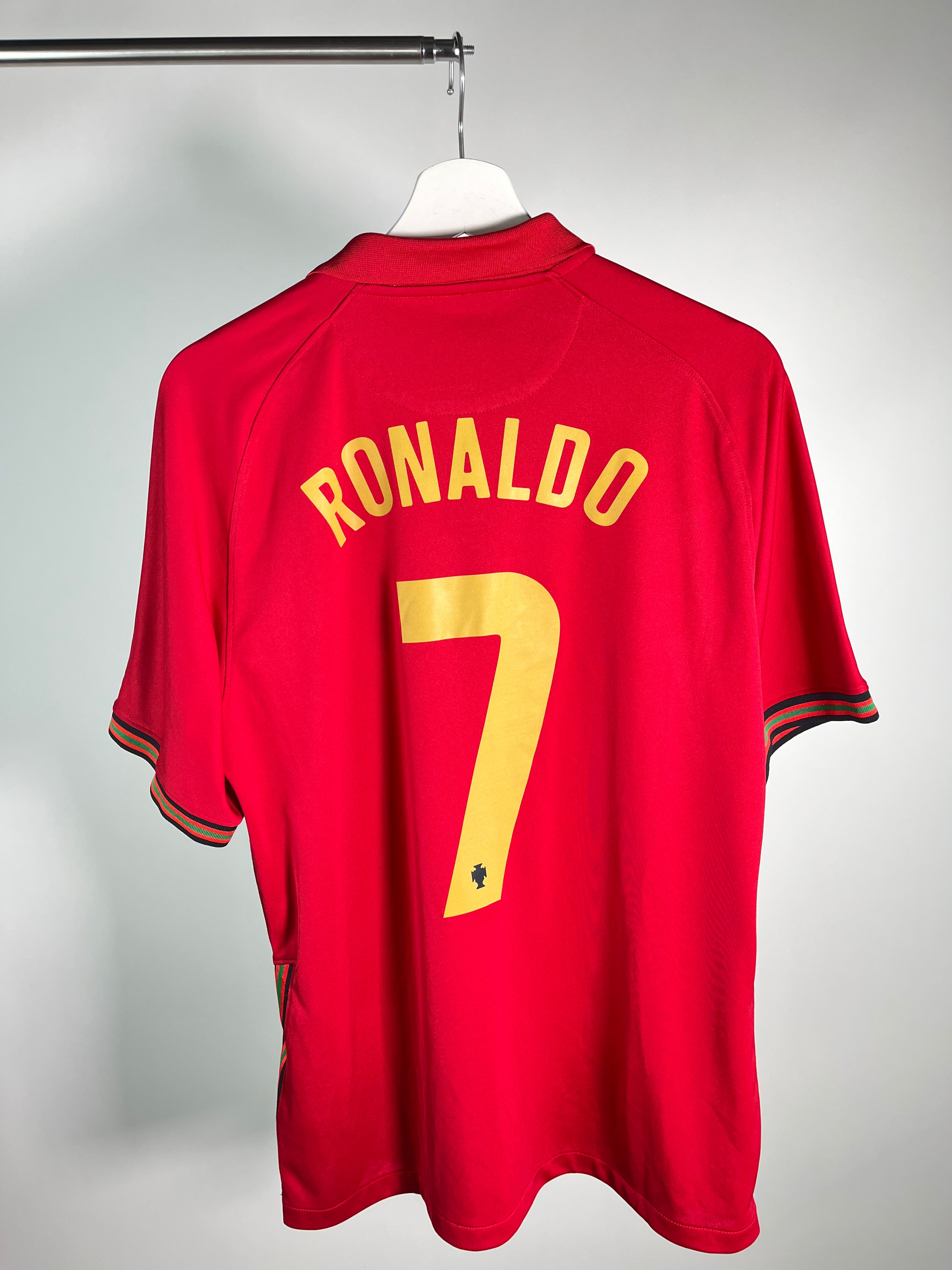 Jersey Portugal Local 2020 2022 Cristiano Ronaldo (L)